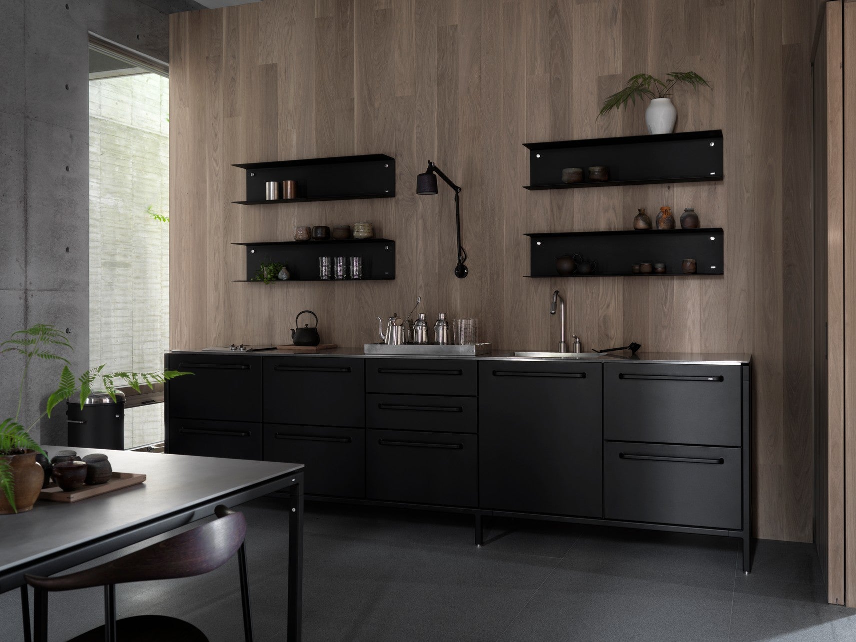 Wandleuchte mit Arm 522 schwarz Metall