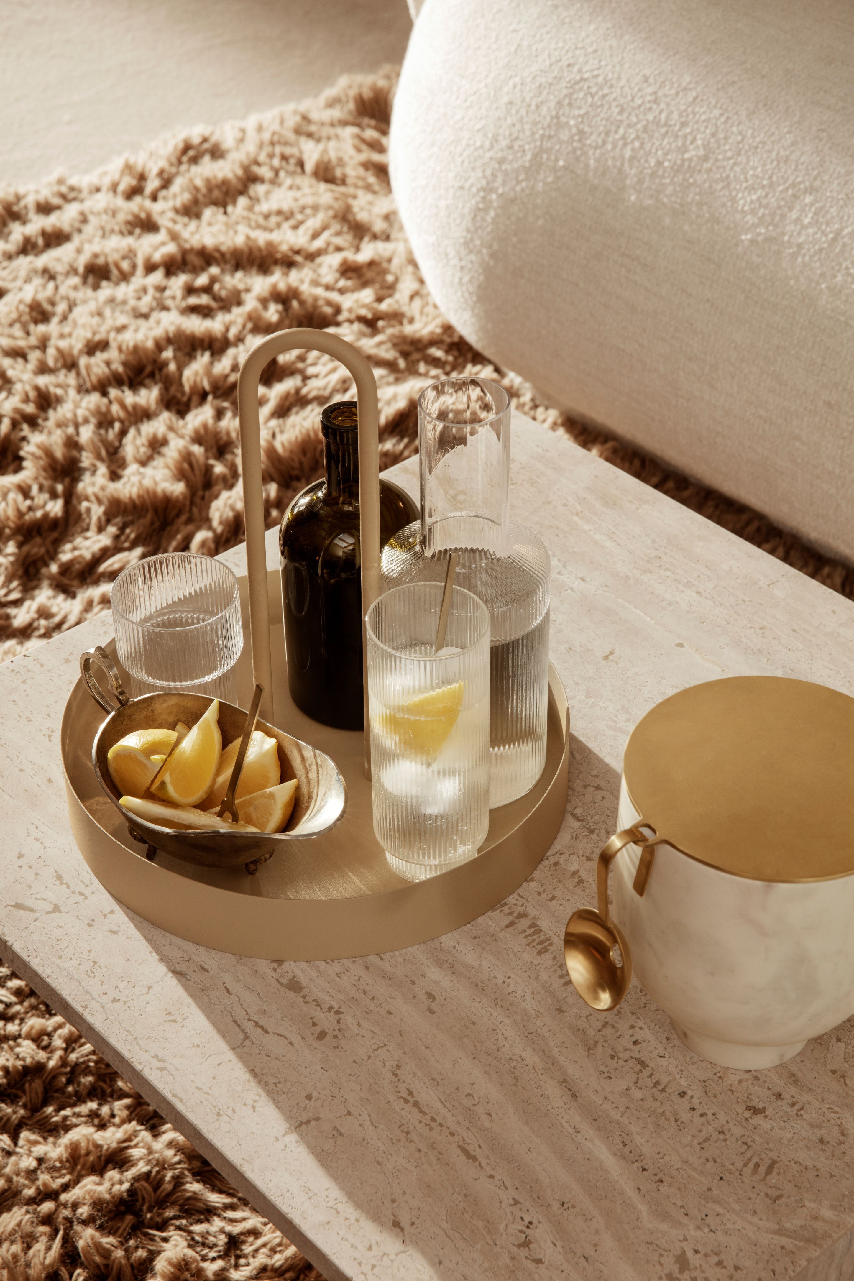 GRIB TRAY beige tray with handle