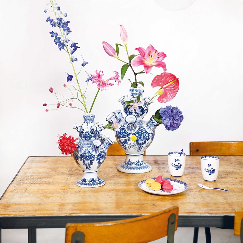 Vase TULIPENPYRAMIDE weiß mit Blau