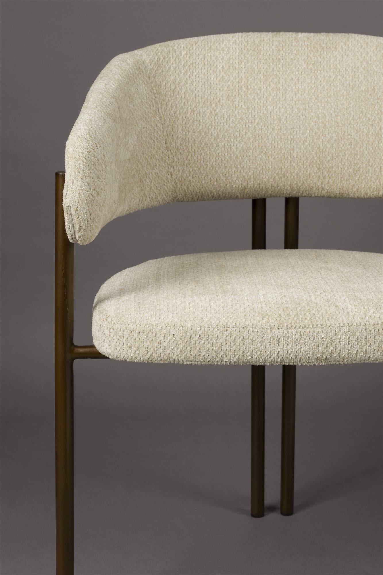 Naida Beige Stuhl mit einer braunen Basis