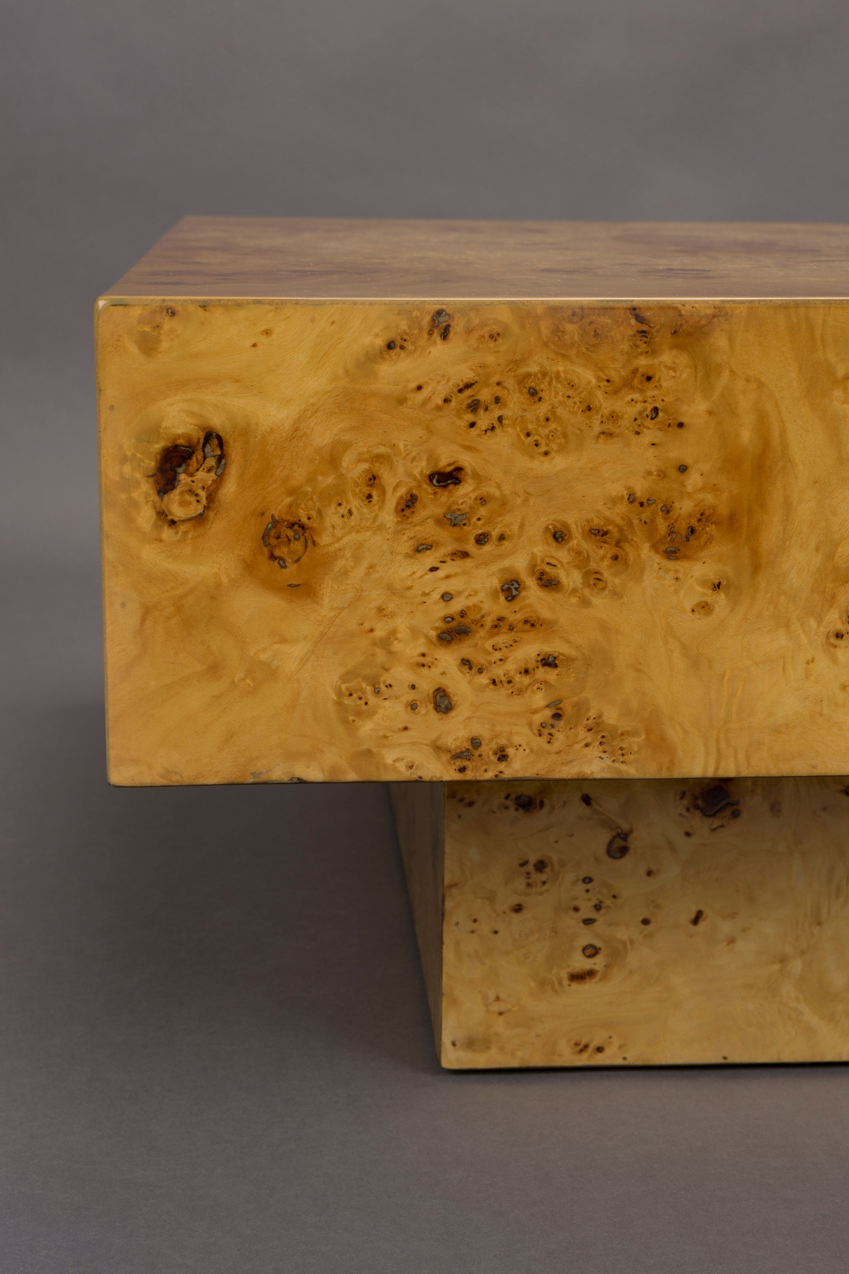 Couchtisch QUINN Furnier aus Nussbaumwurzel