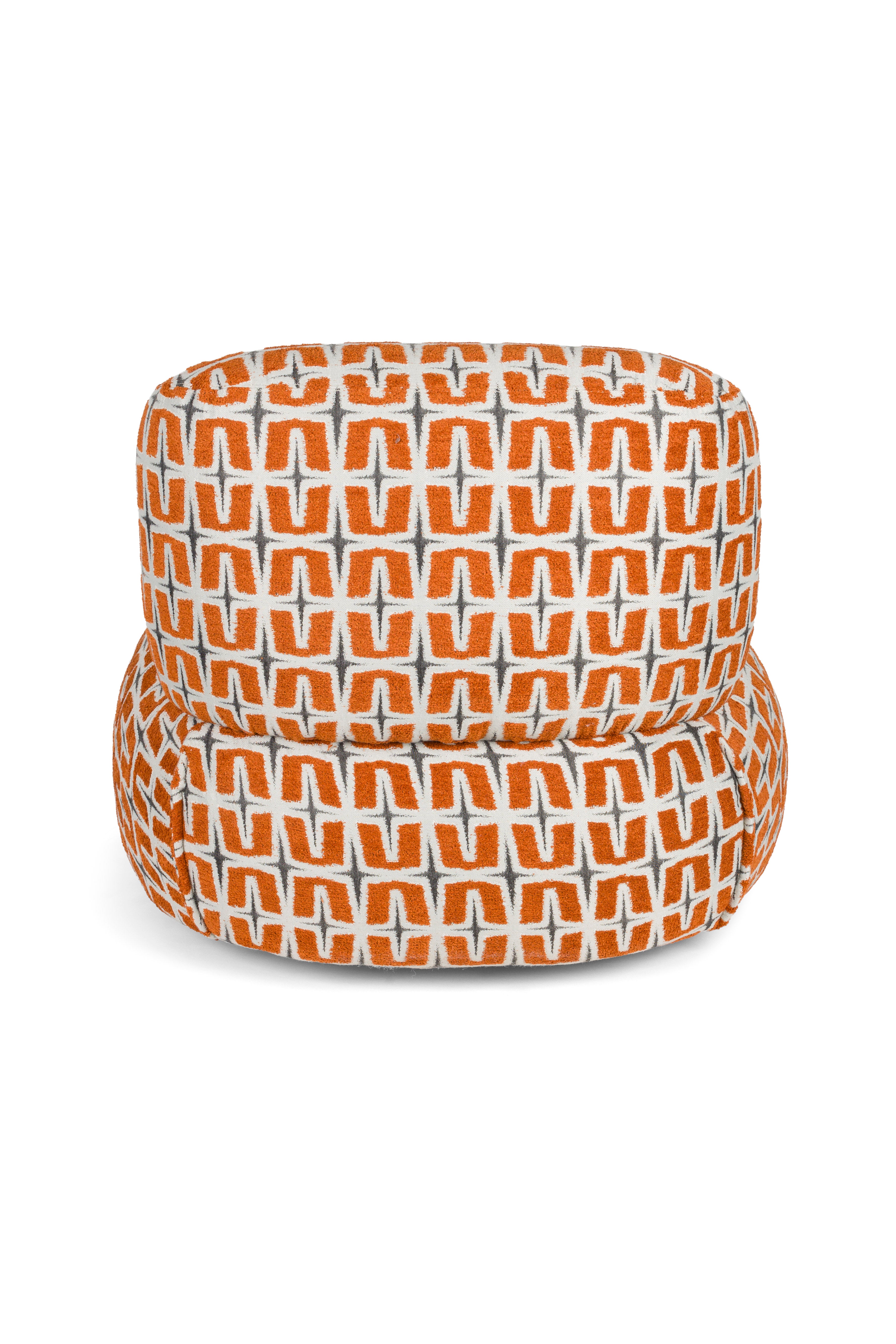 Sessel RITZ orange mit geometrischem Muster