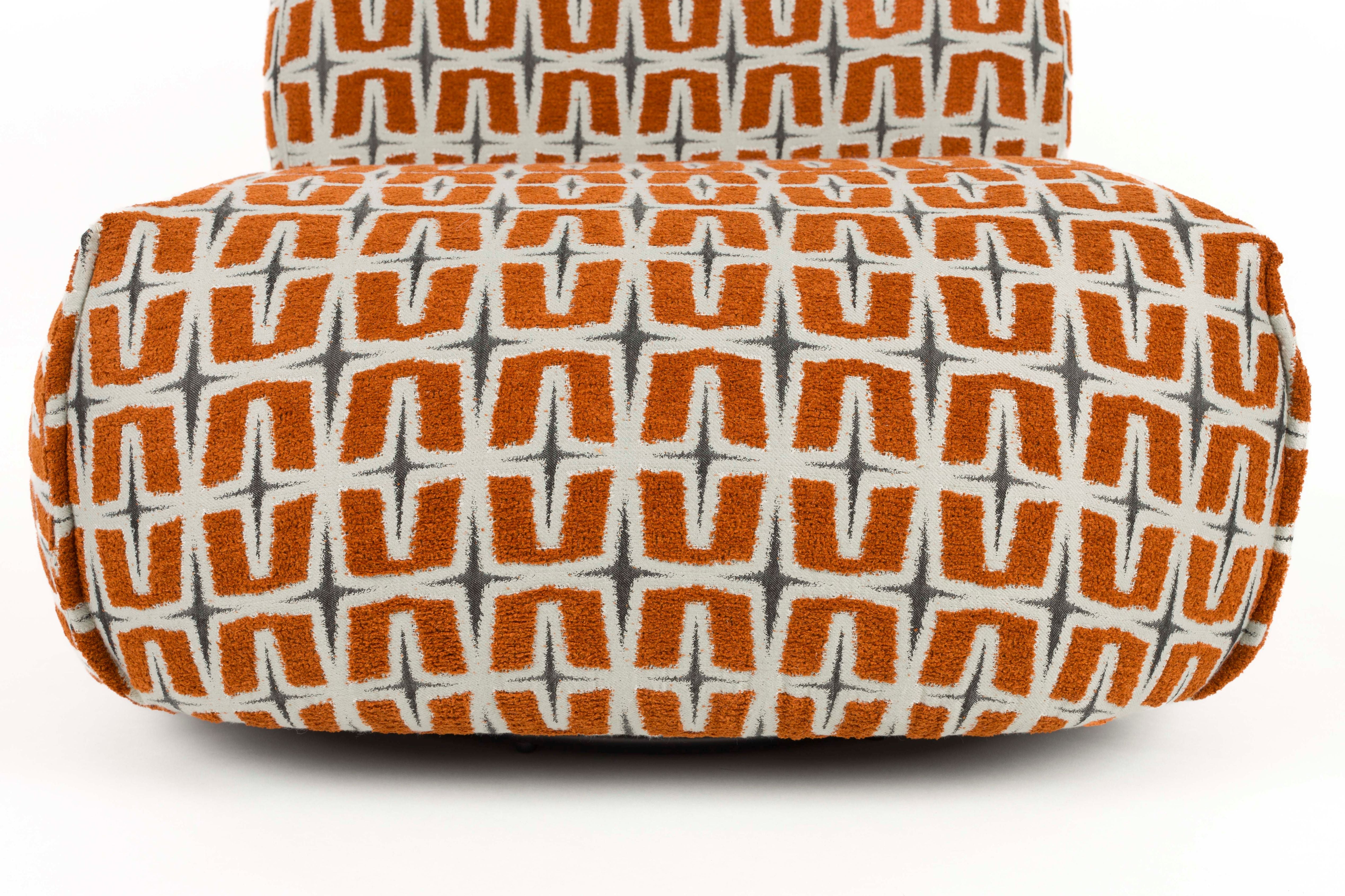 Sessel RITZ orange mit geometrischem Muster
