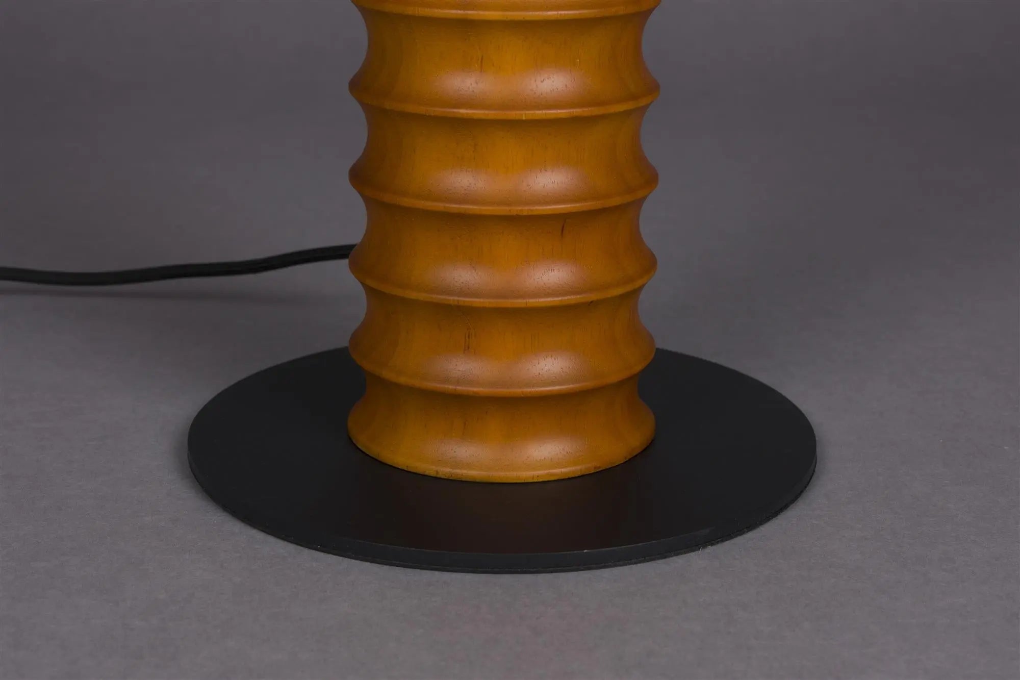 Lampa podłogowa HORACE drewno dębowe z bawełnianym kloszem – Dutchbone
