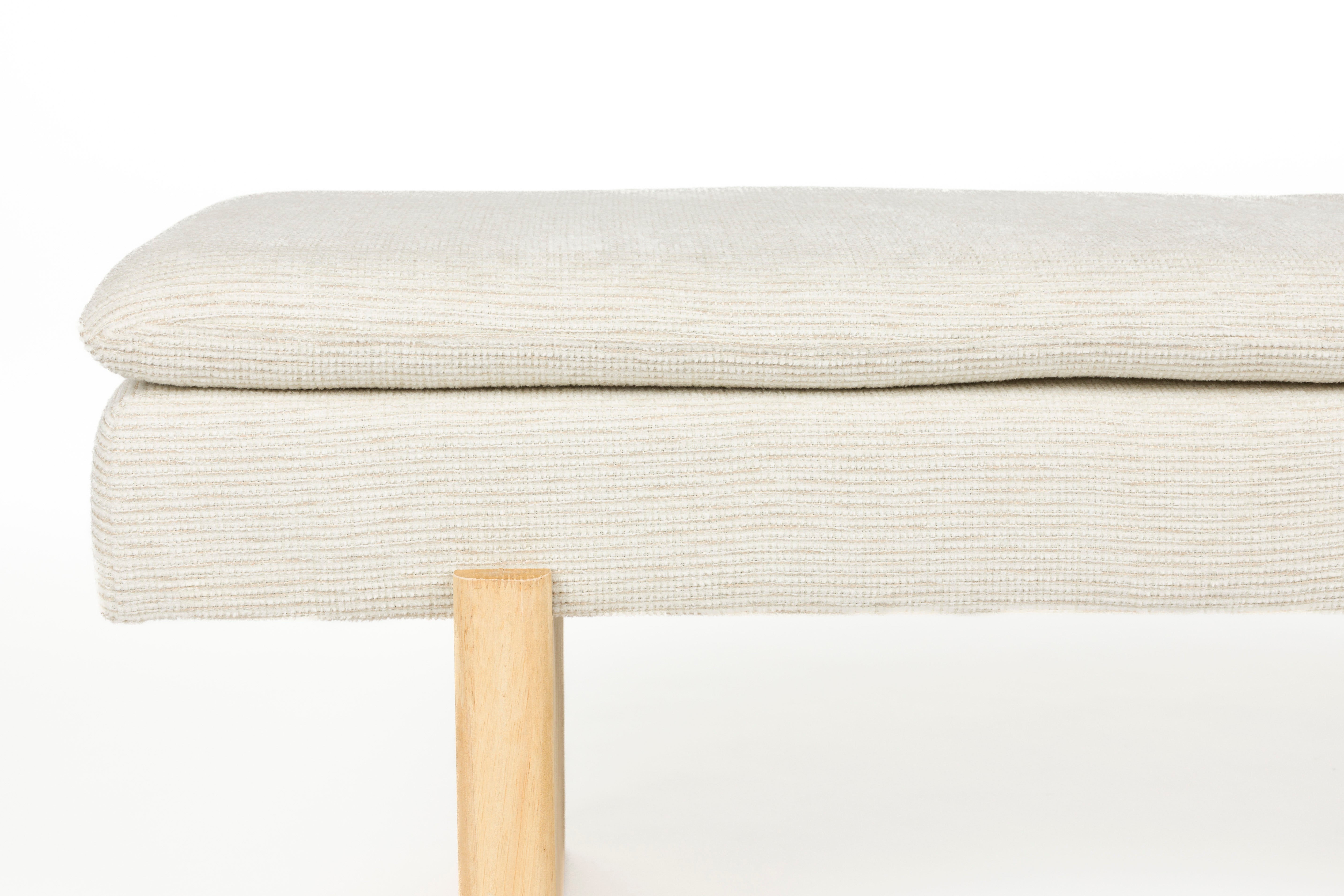 Bank JAPPO hellgrau mit Holzgestell