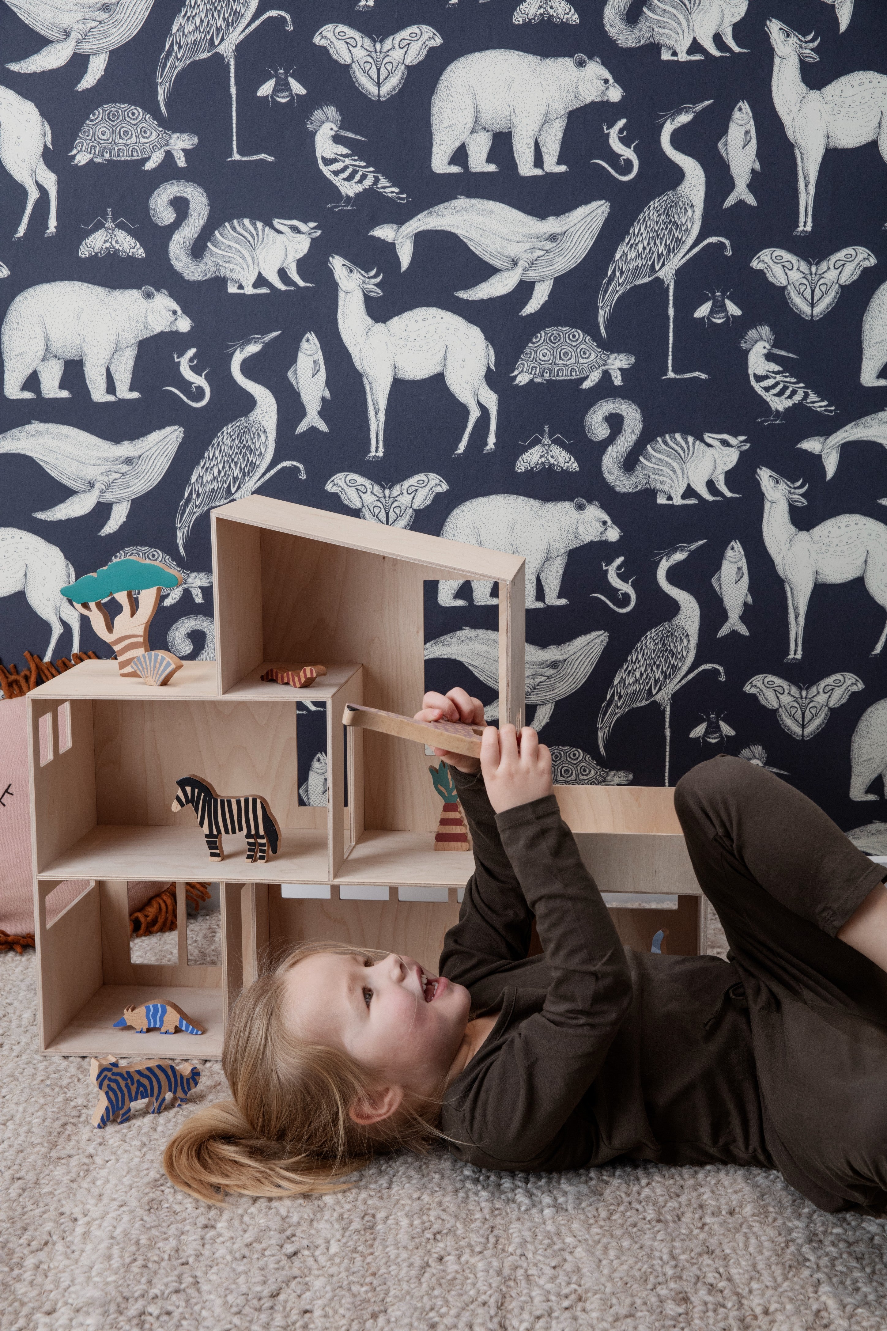 KATIE SCOTT - ANIMALS dunkelblaue Tapete