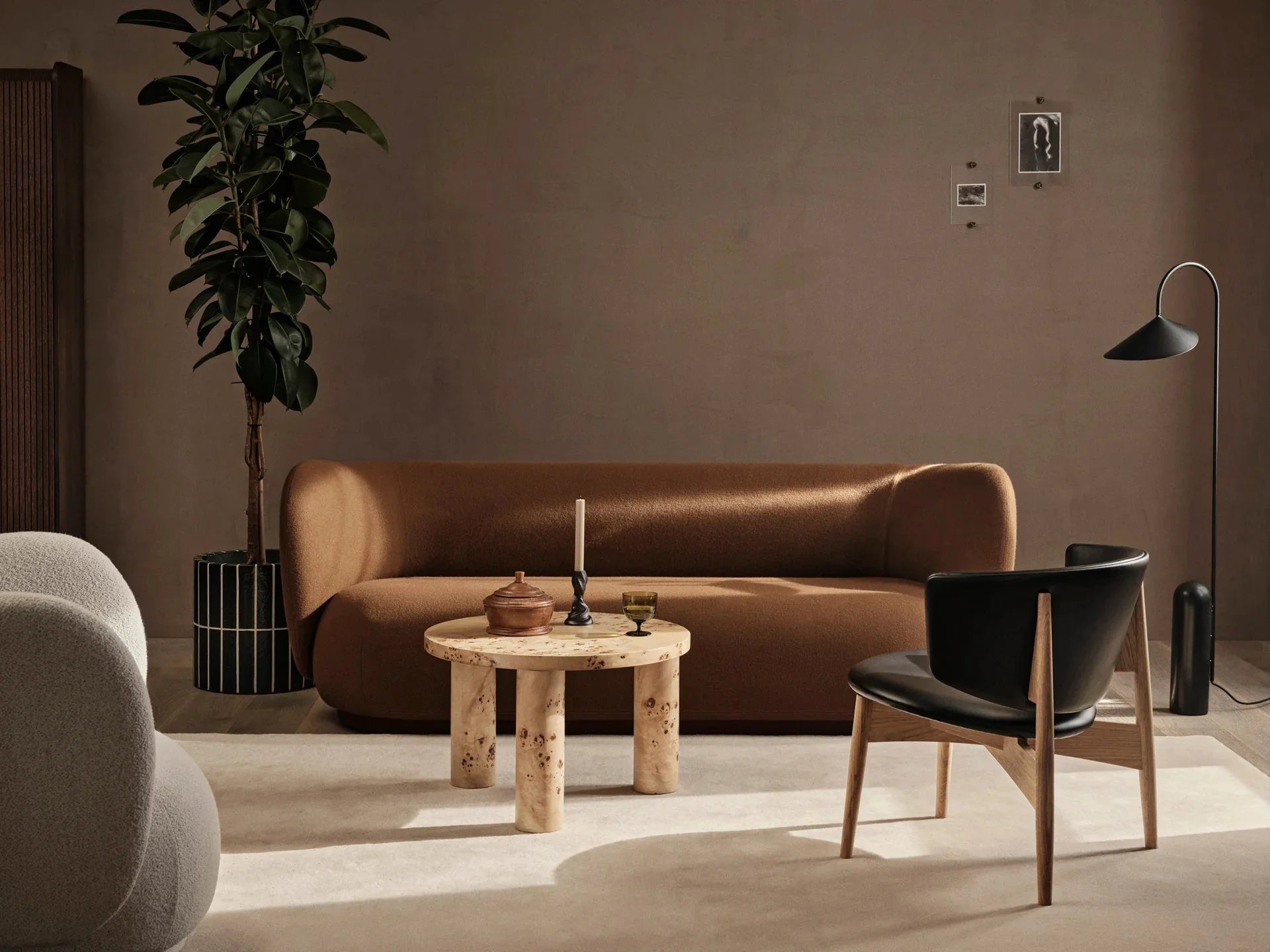 Sofa 2-sitzig RICO in kaffeefarbenem Bouclé