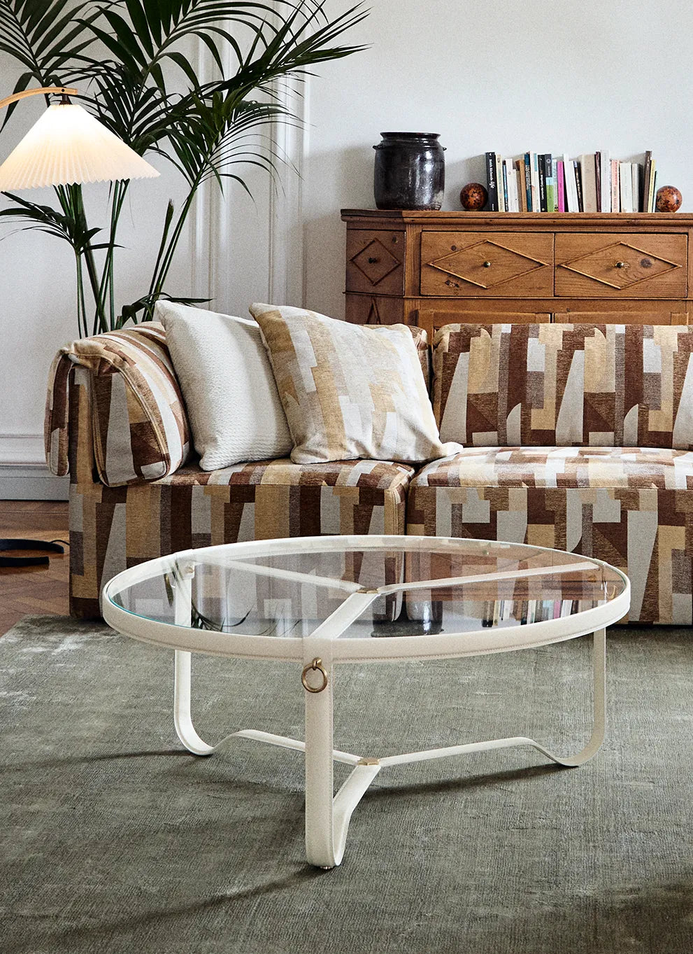 ADNET Couchtisch aus Glas und cremefarbenem Leder