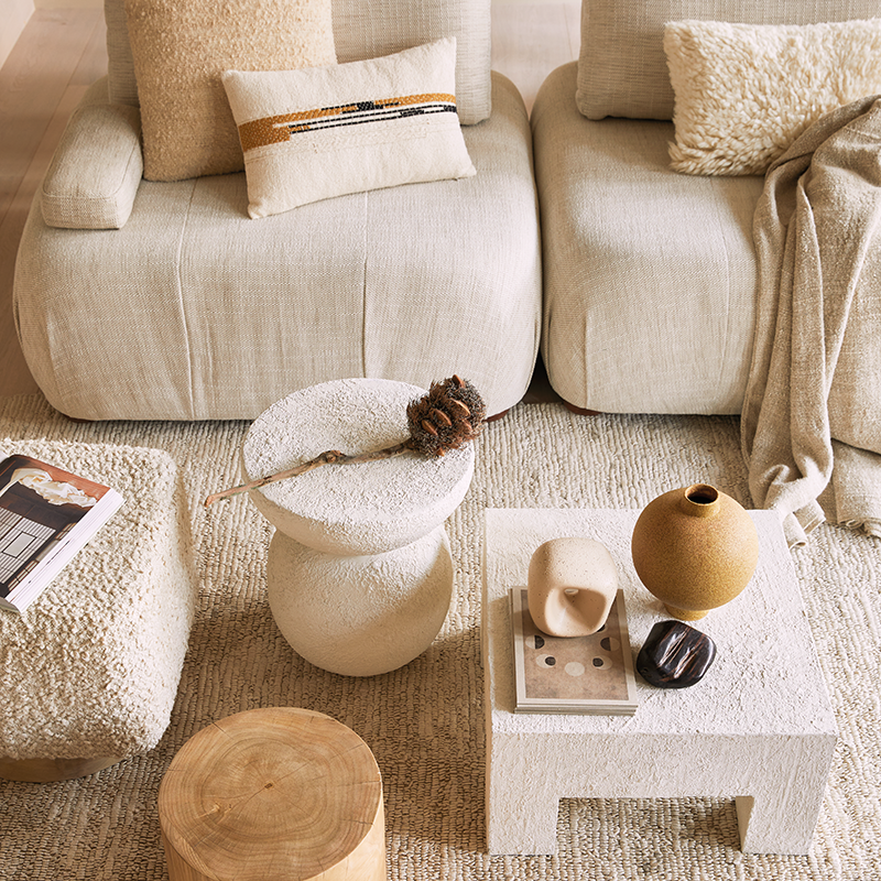 KAURA Baumwoll-Pouf mit Holzsockel