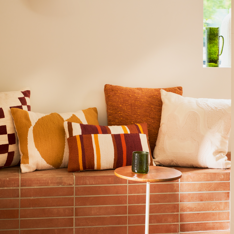 Kissen KEDI creme mit gesticktem Muster