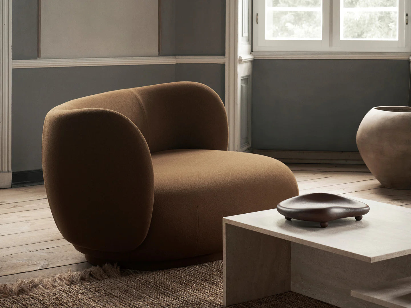 Rechte Sofa Rico Kurvenboucle gebrochen weiß gebrochen