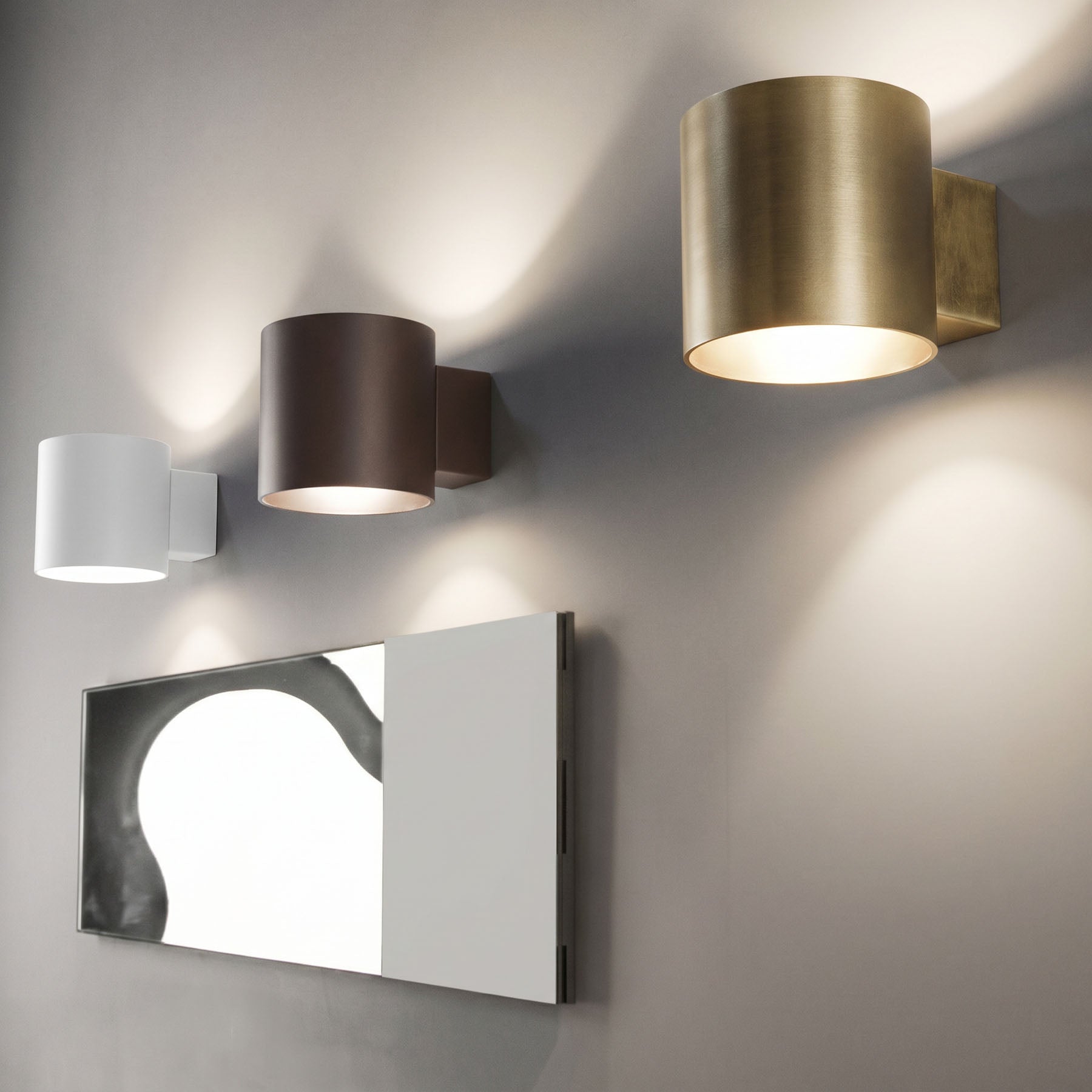 Lampa ścienna TUBE przecierany mosiądz