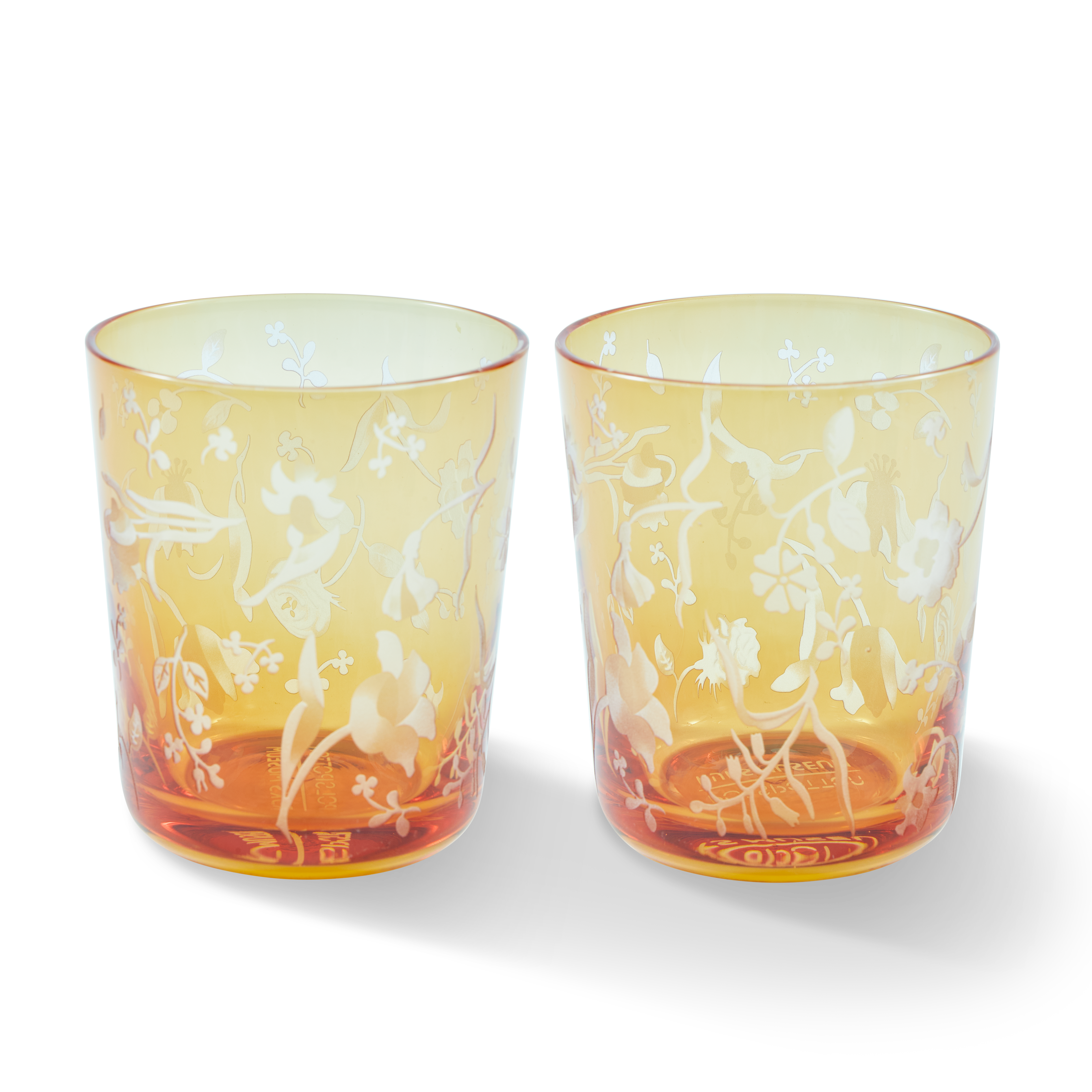 Set mit Gläsern SCATTERED FLOWERS gelb mit sandgestrahltem Muster