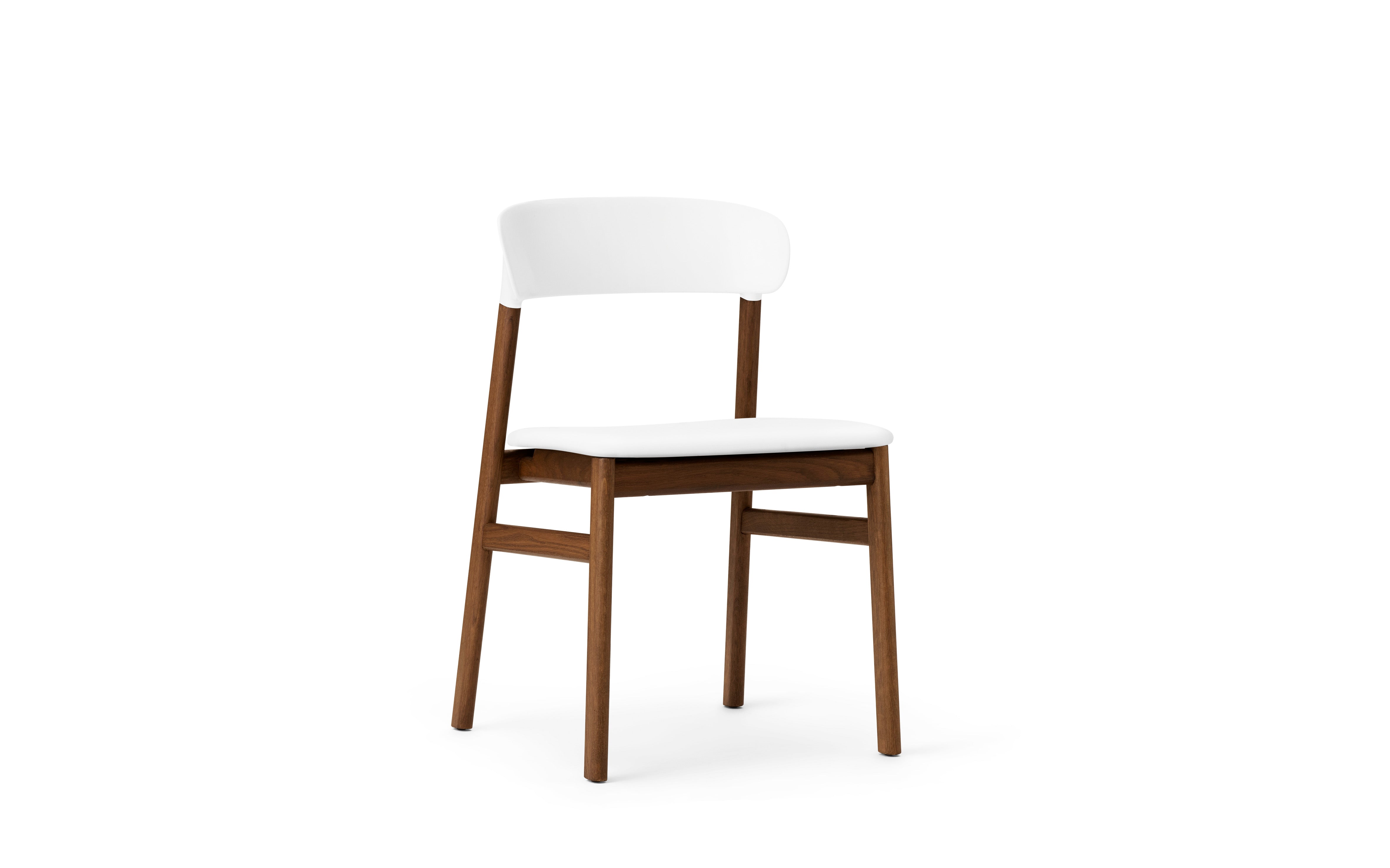 Herit upholstered chair with a dark oak base