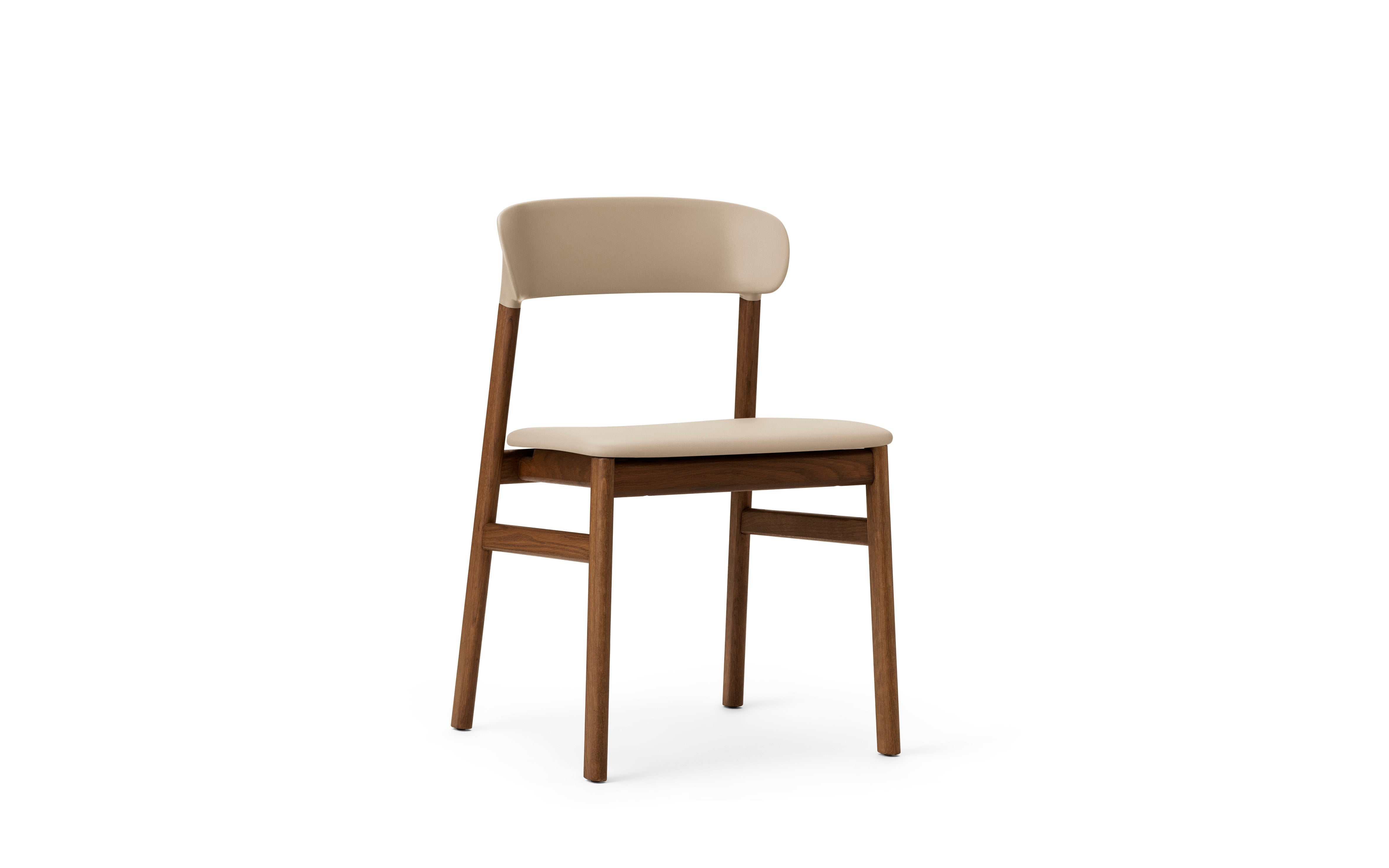 Herit upholstered chair with a dark oak base