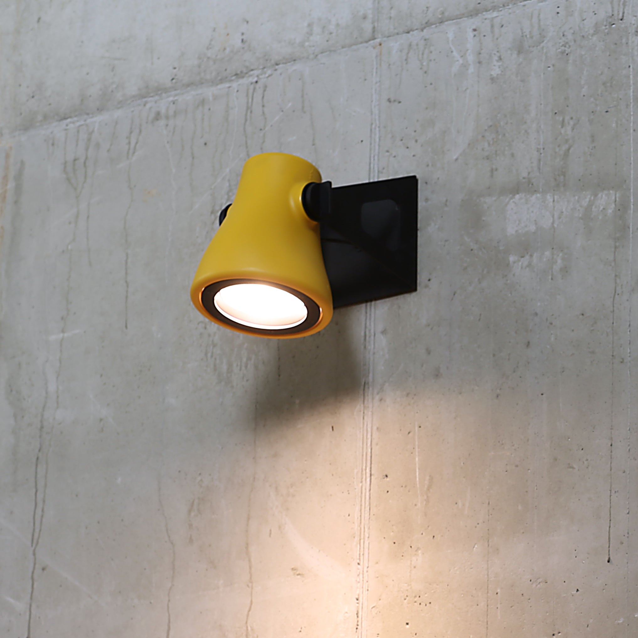 Lampa ścienna zewnętrzna FROG antracytowy