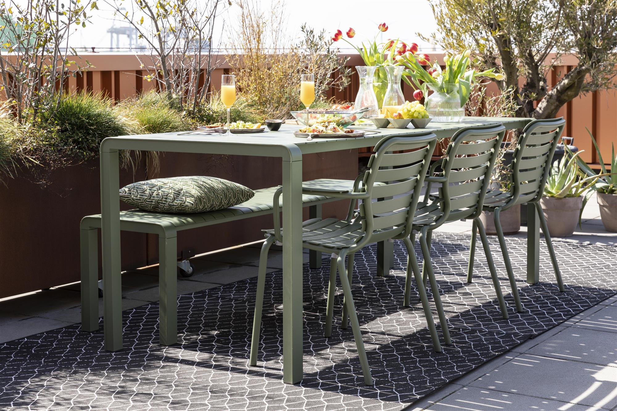 Gartenstuhl mit Armlehnen VONDEL grün