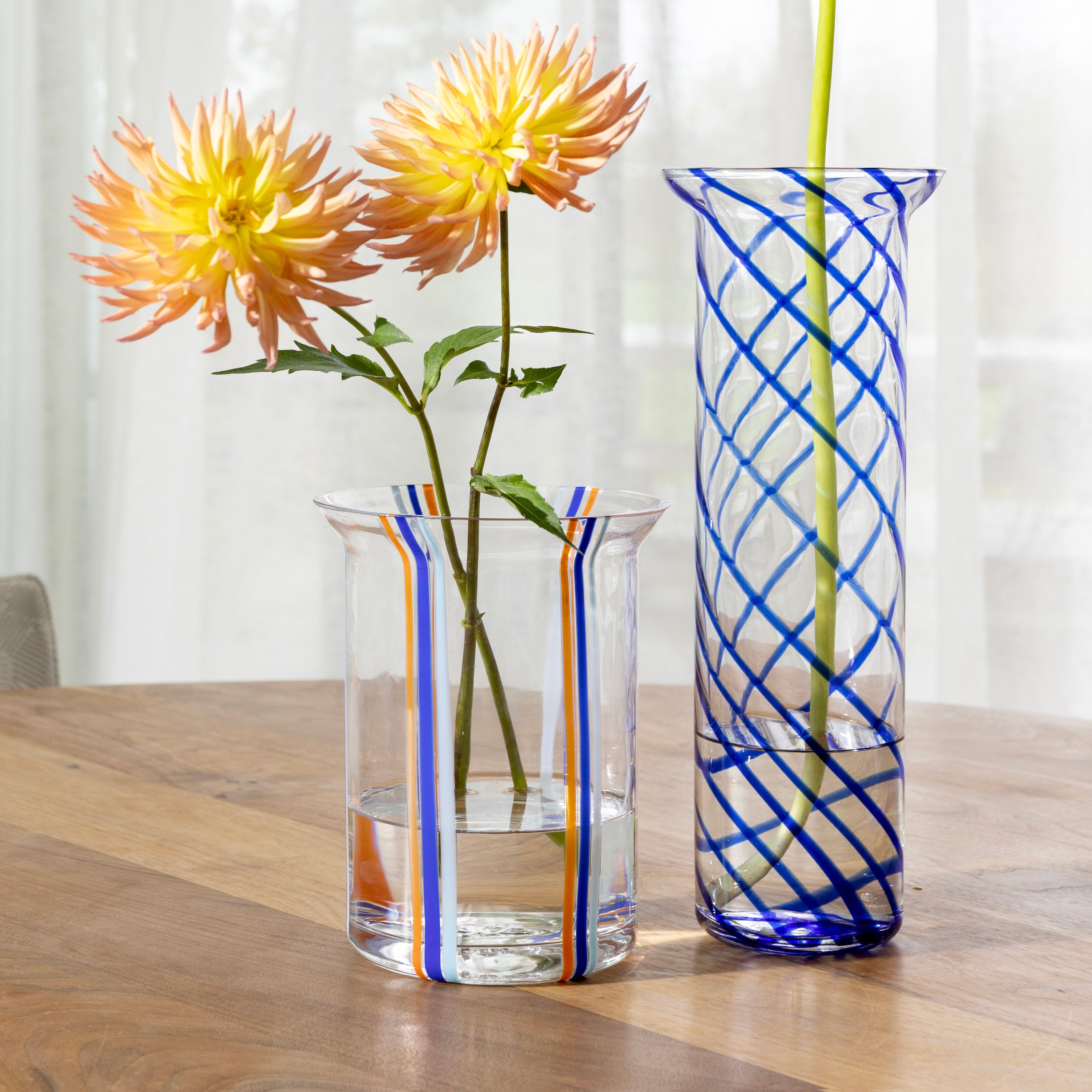 Vase YOGU STRIPE transparent mit Blau und Orange