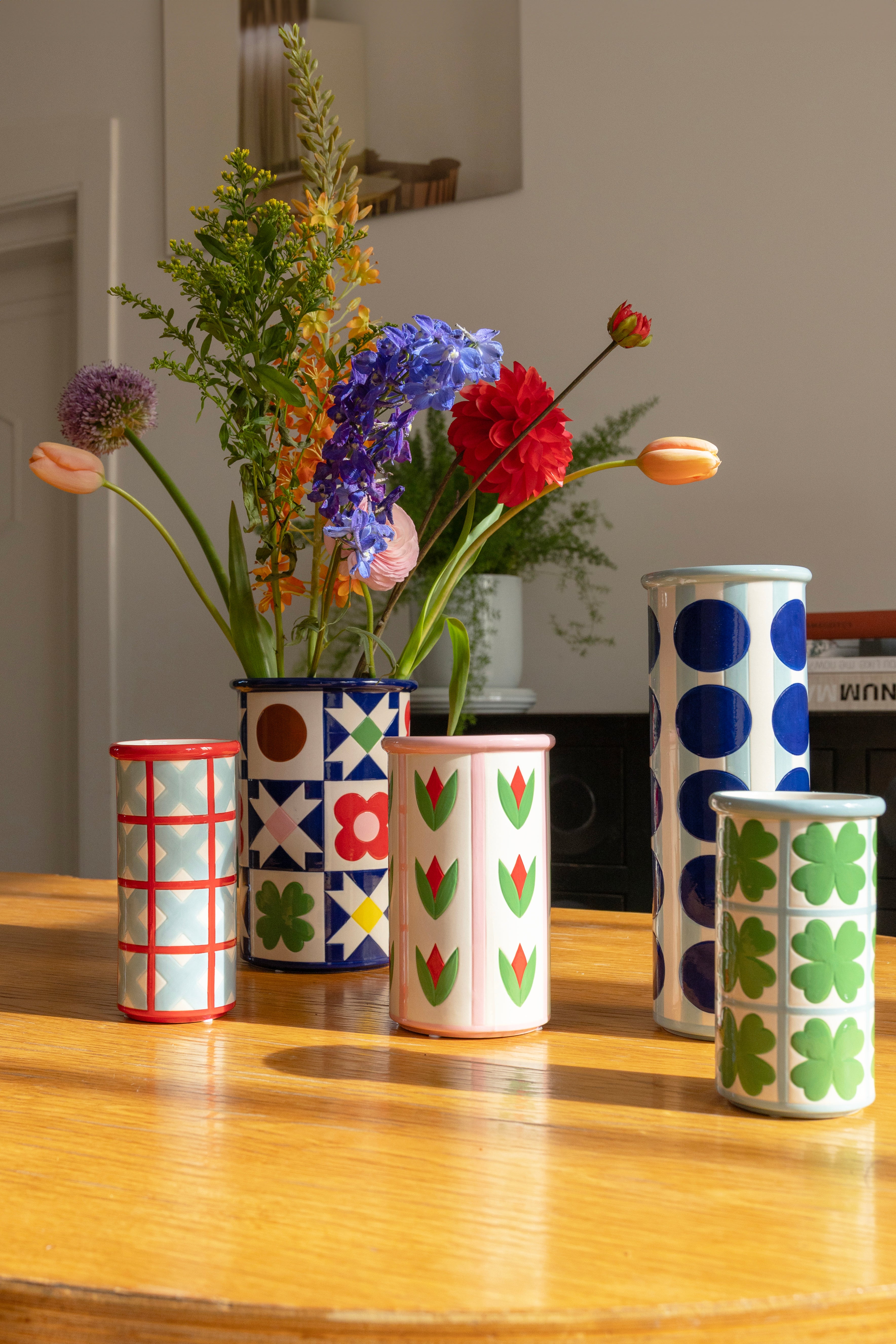 PATCH CROSS vase blue with white and red