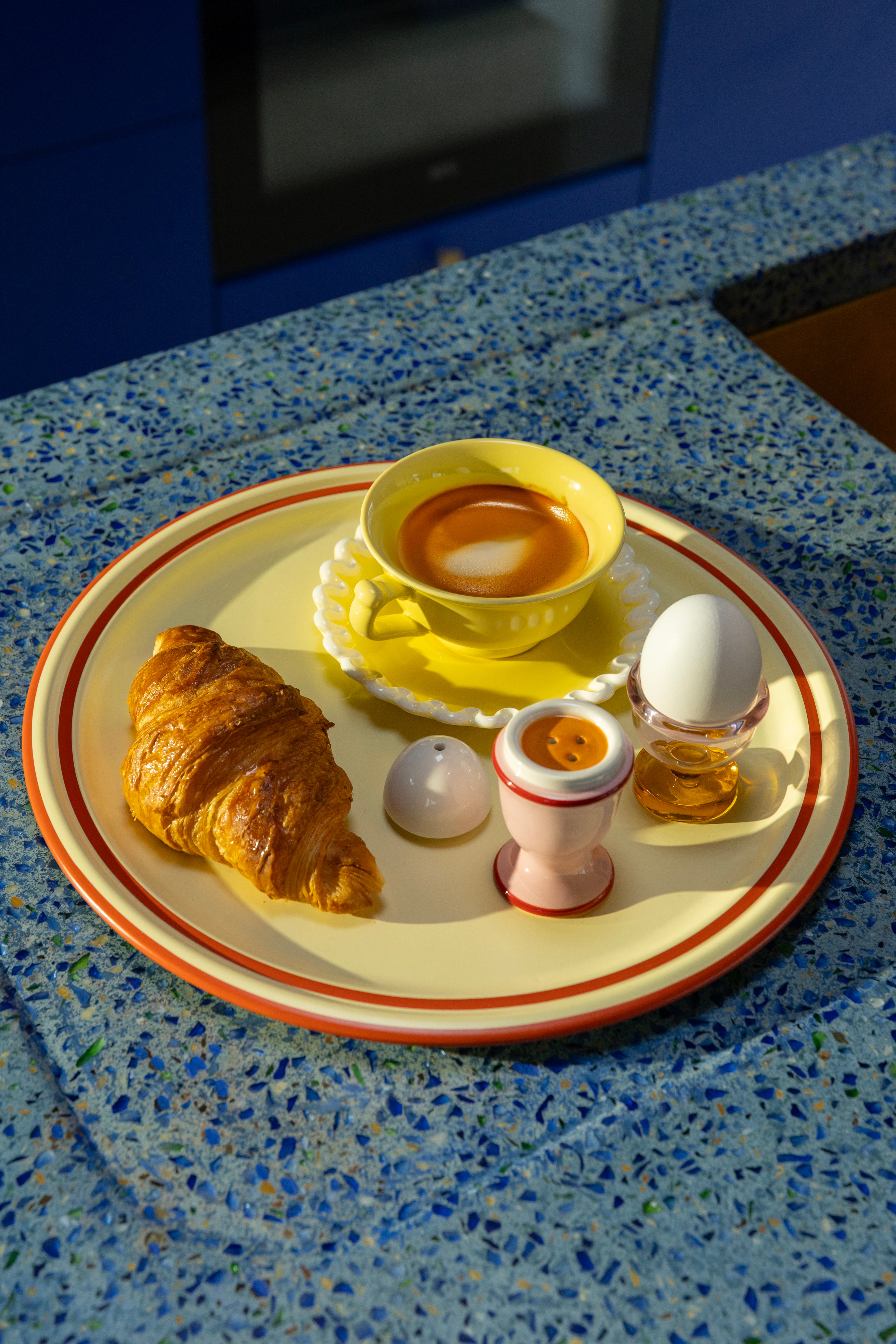 Eierbecher CANTINE rosa mit bernsteinfarbenem