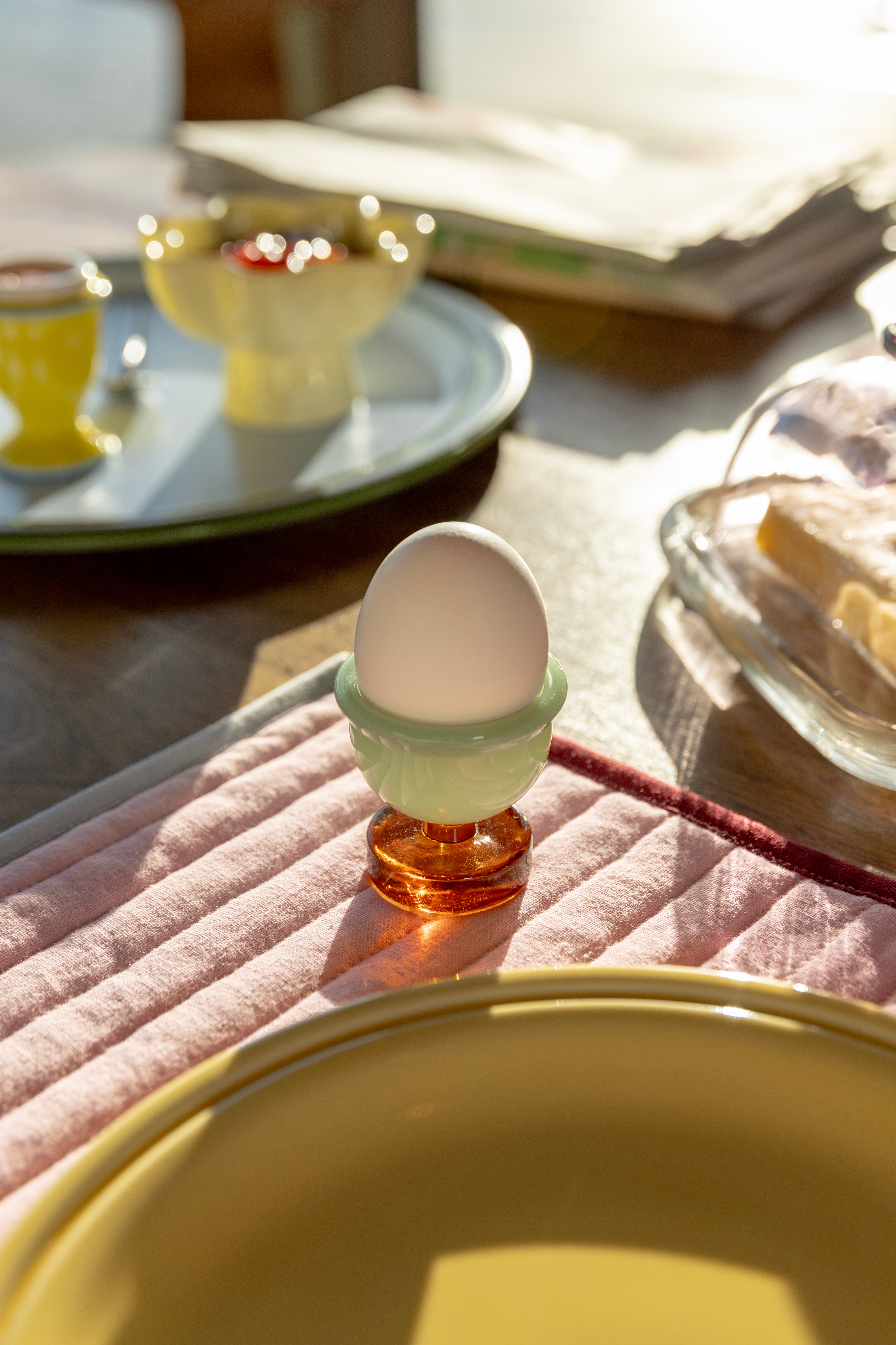 Eierbecher CANTINE grün mit bernsteinfarbenem