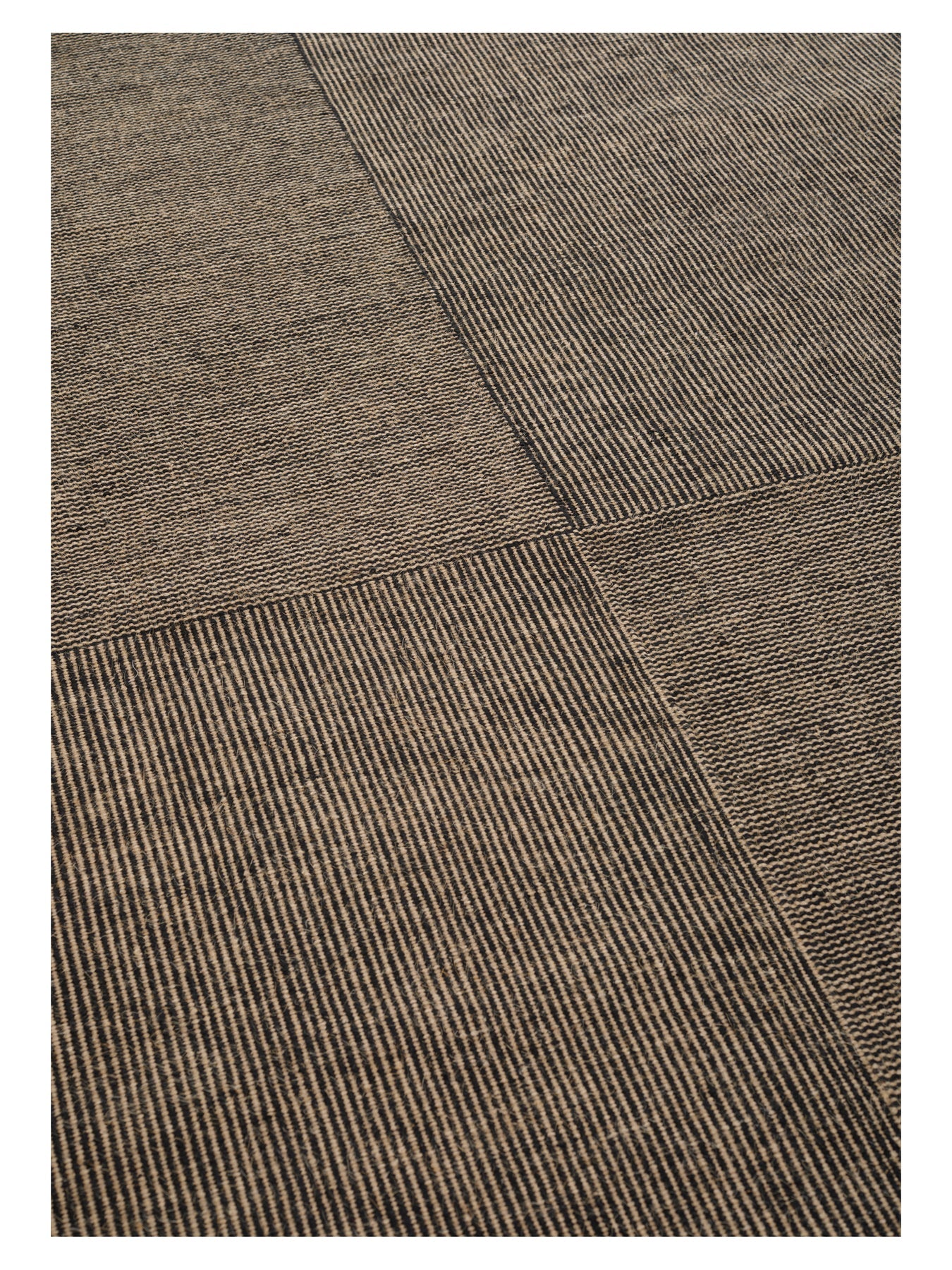 KENT black rug with beige