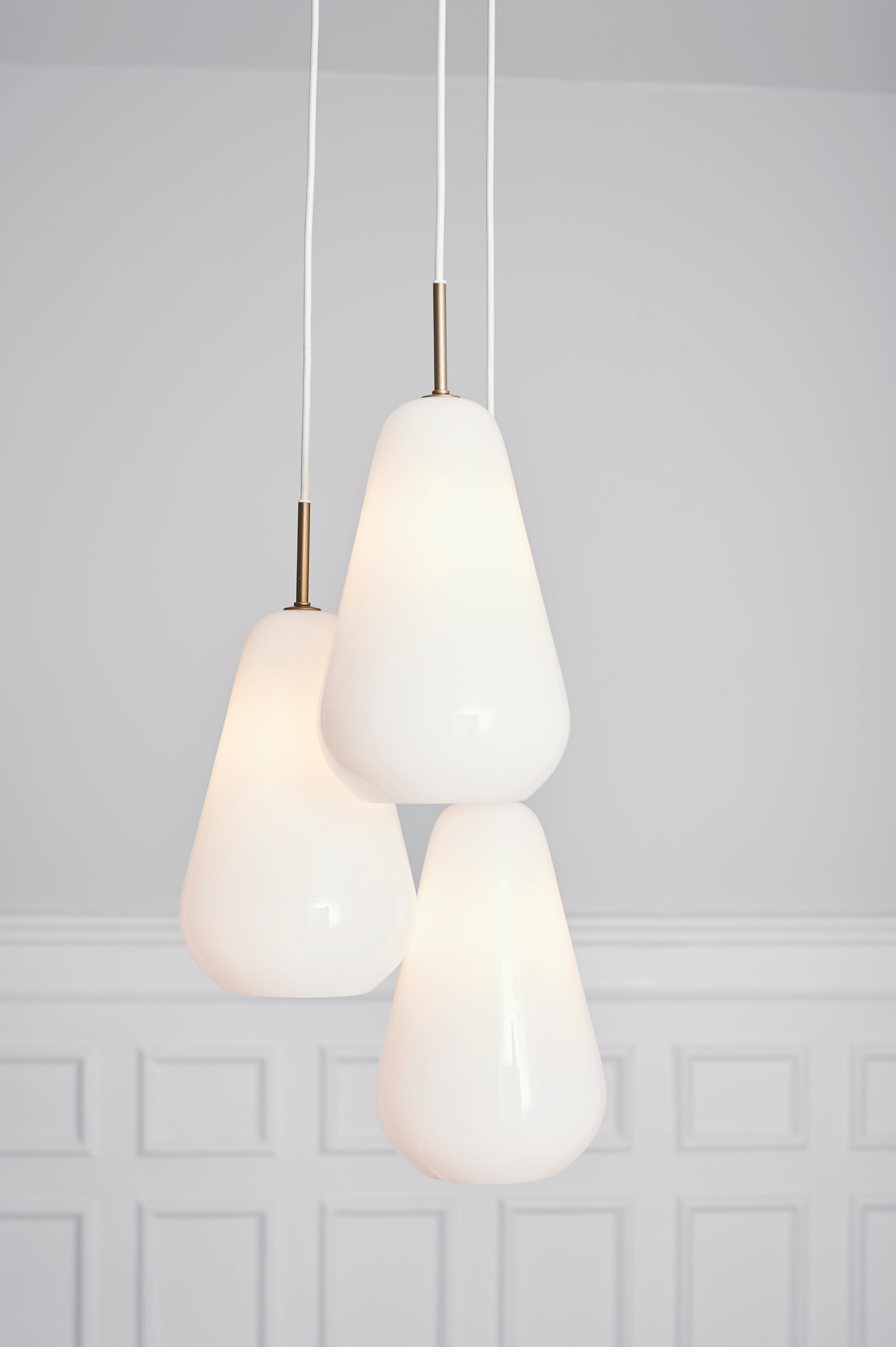 Pendelleuchte ANOLI 3 gold mit opalem Glas