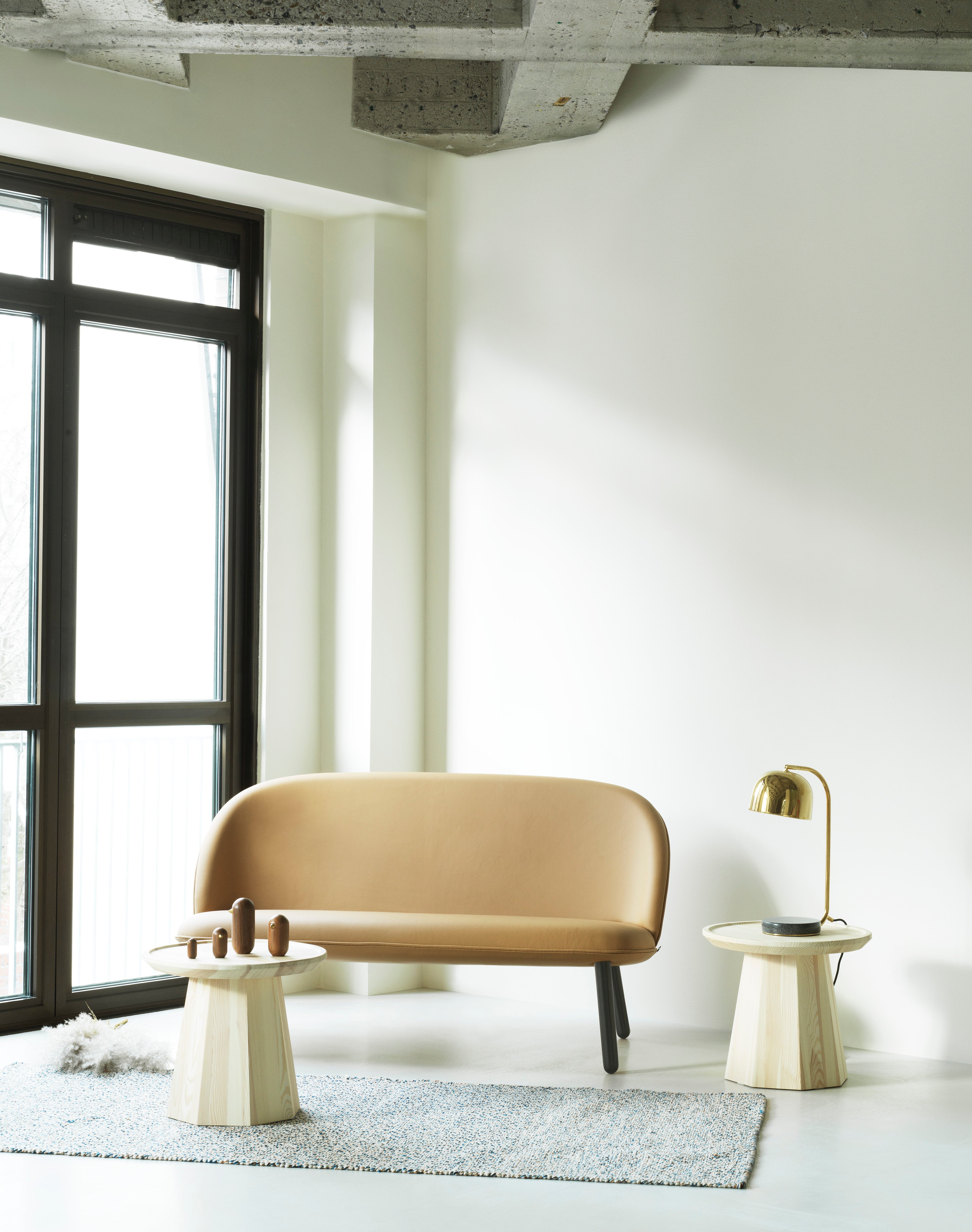 GRANT goldene Tischlampe mit schwarzem Granit