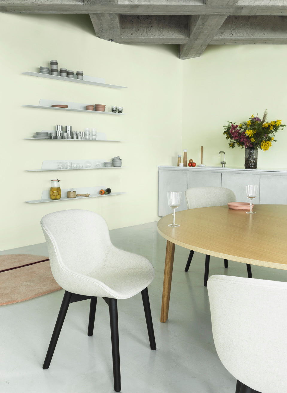 Hyg Upholstered Chair Gray with a natural oak base