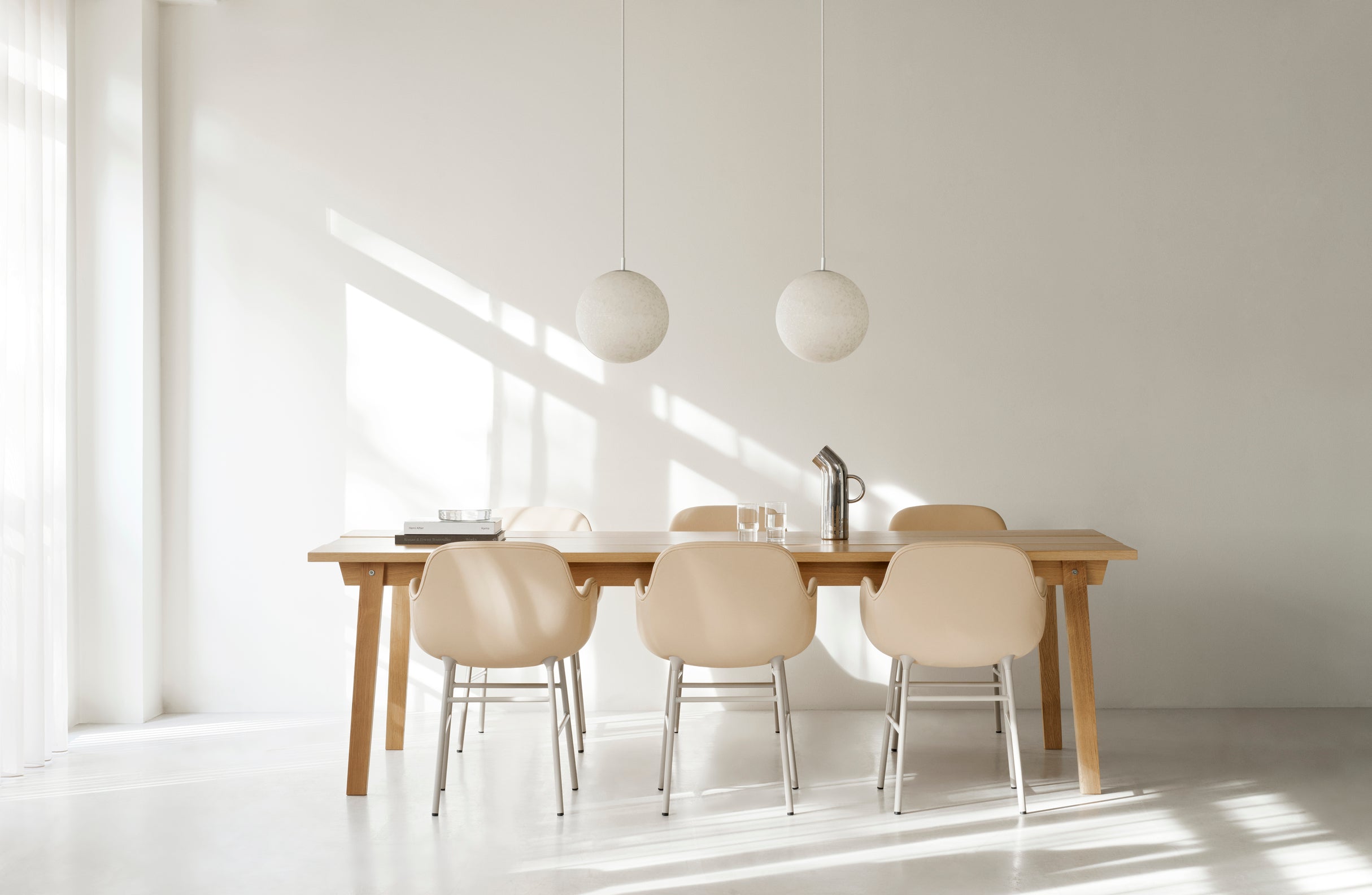 Slice table oak veneer