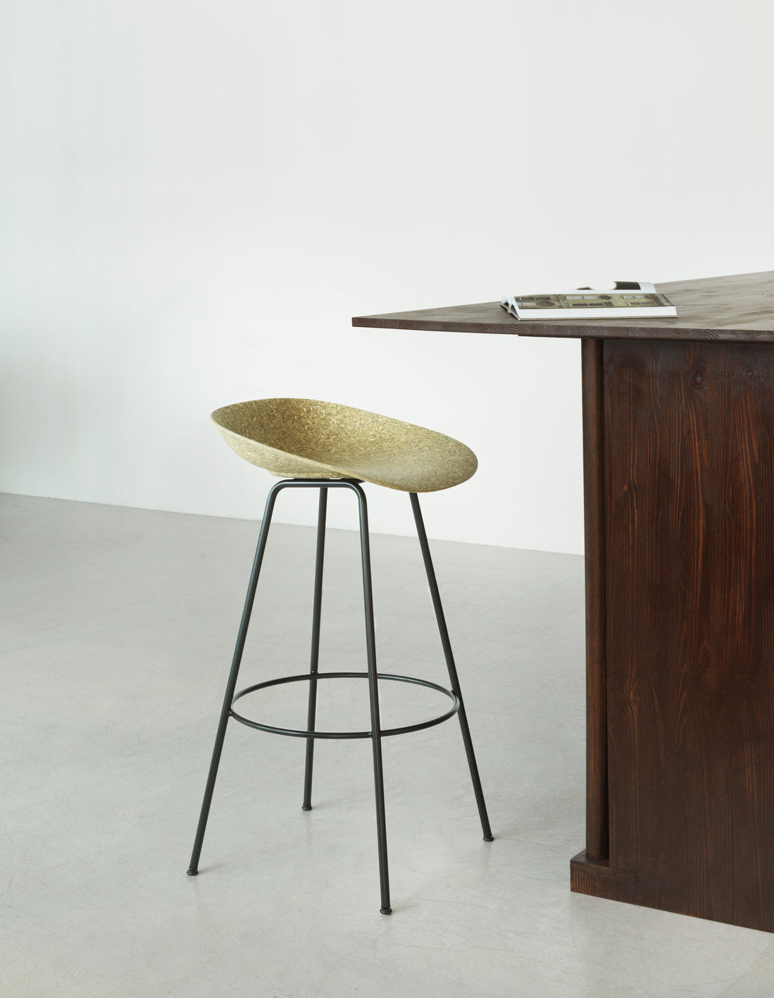 Bar Stuhl Mat Beige mit einer Cremebasis