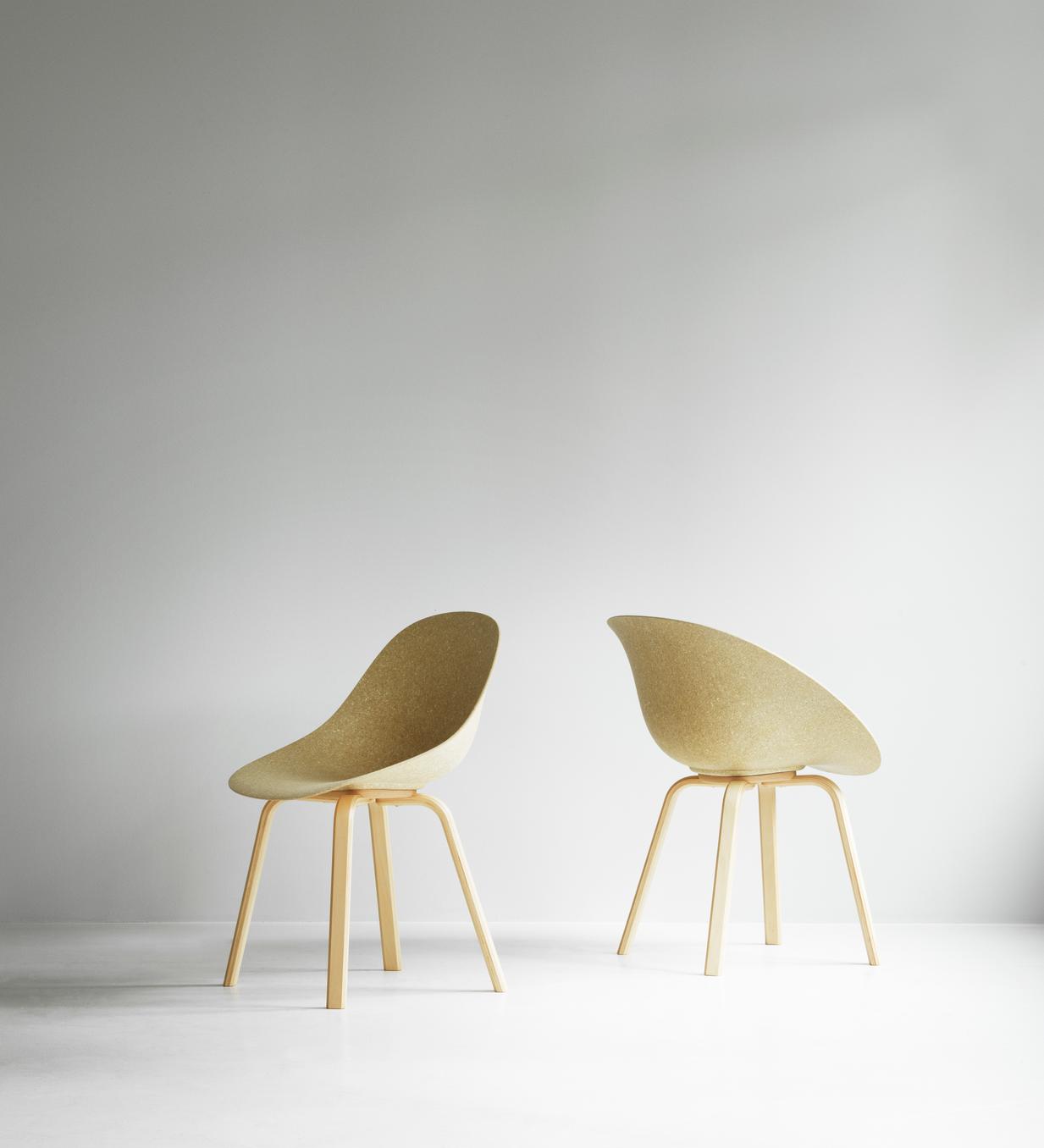 Gepolsterter Stuhl Sessel Beige mit Buchensperrholz