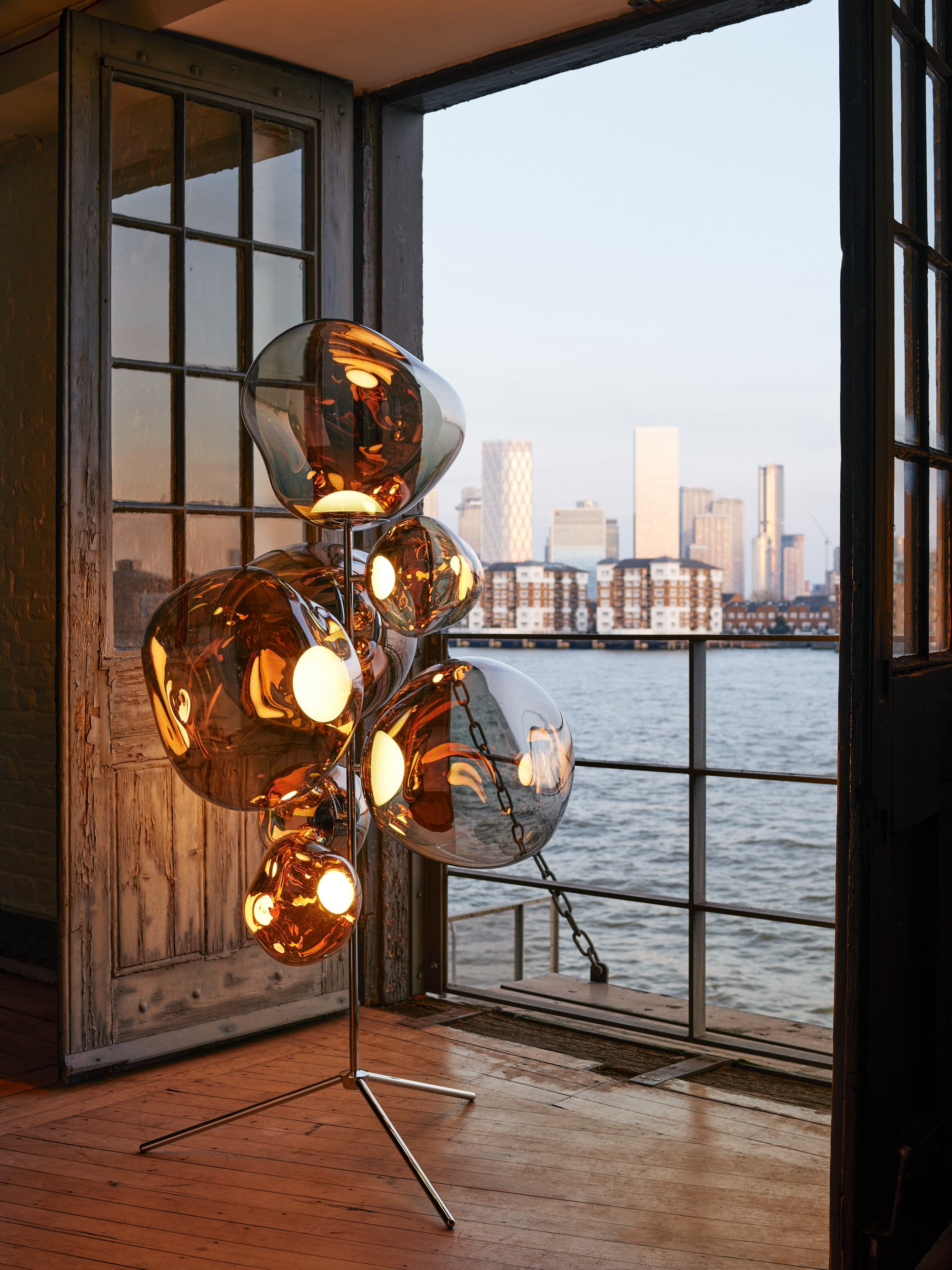 Bodenlampe MELT in Braun