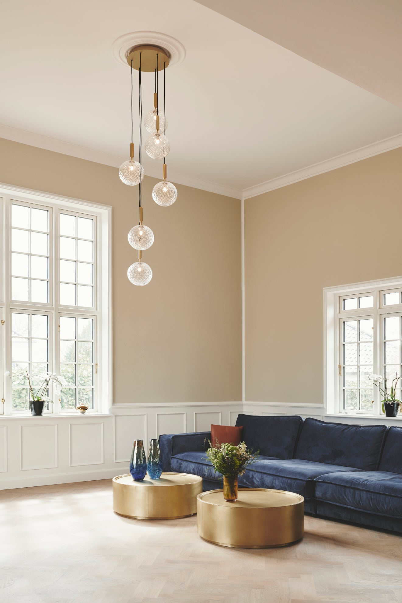 Pendelleuchte MIIRA 6 messing mit opalem Glas