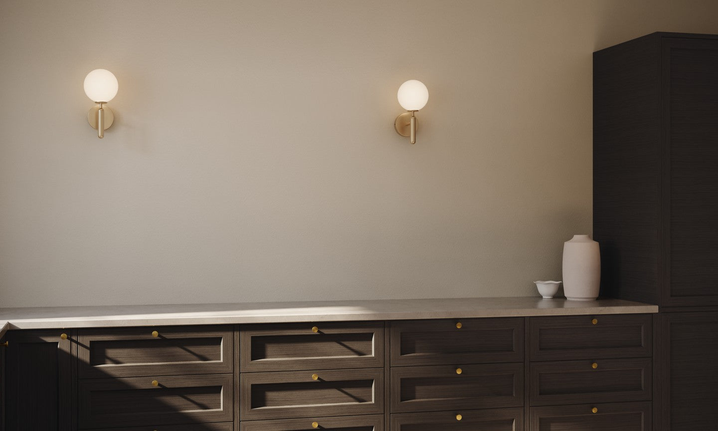 MIIRA Wall Lamp in Brass with Opal Glass