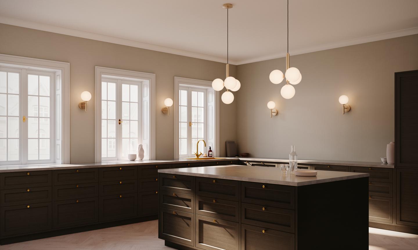 MIIRA Wall Lamp in Brass with Opal Glass