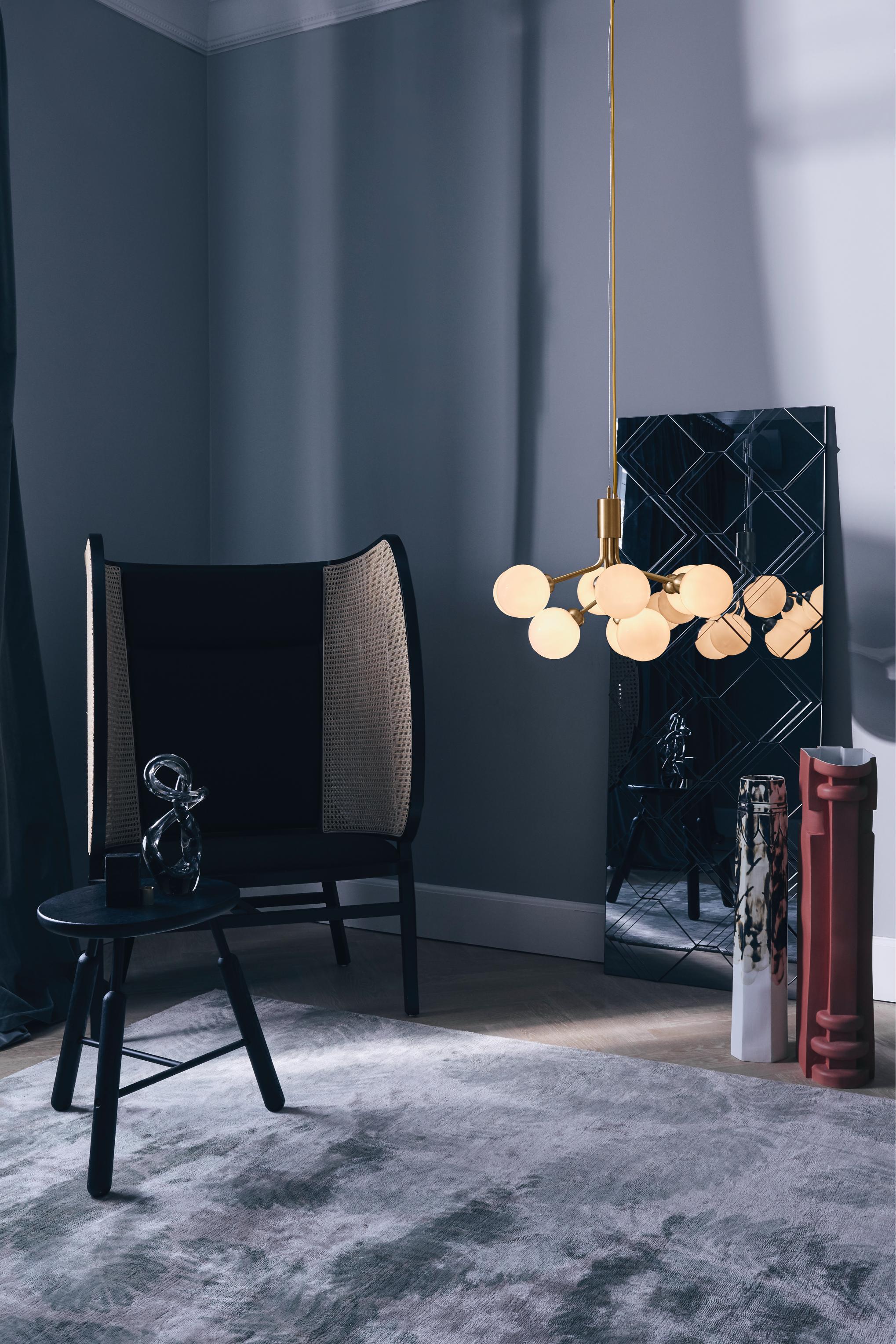 Pendelleuchte APIALES 9 aus Messing mit opalem Glas