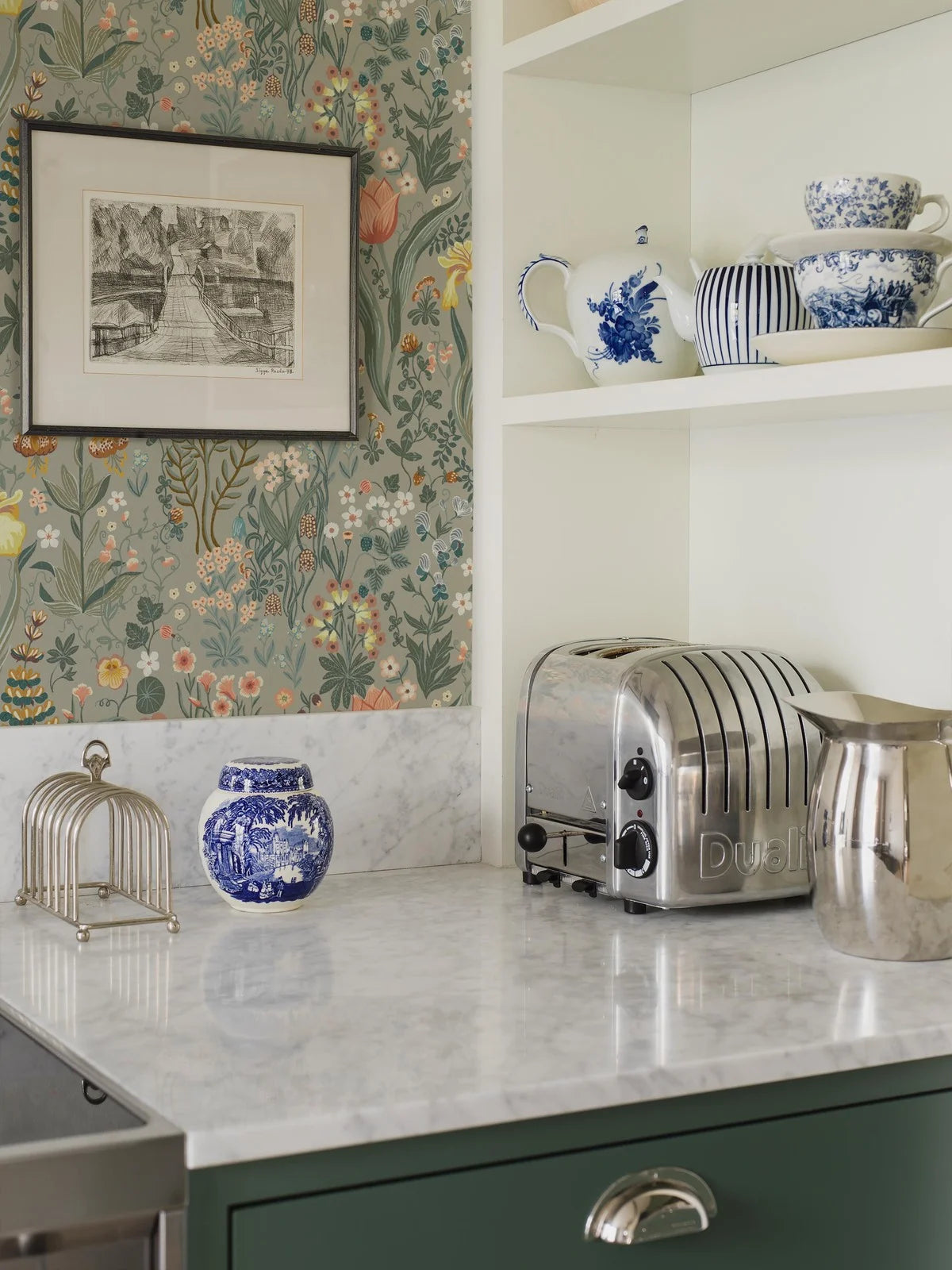 Tapete mit floralem Blumenmuster BLOMSTERHAV grau mit grün