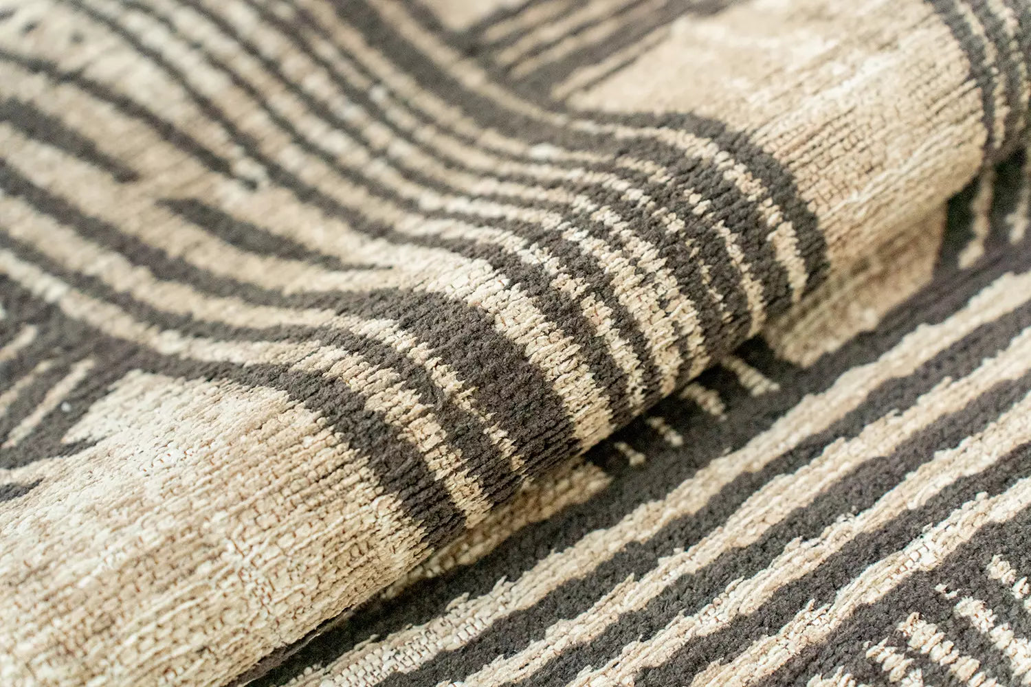 Round Carpet KANJI Beige with Black