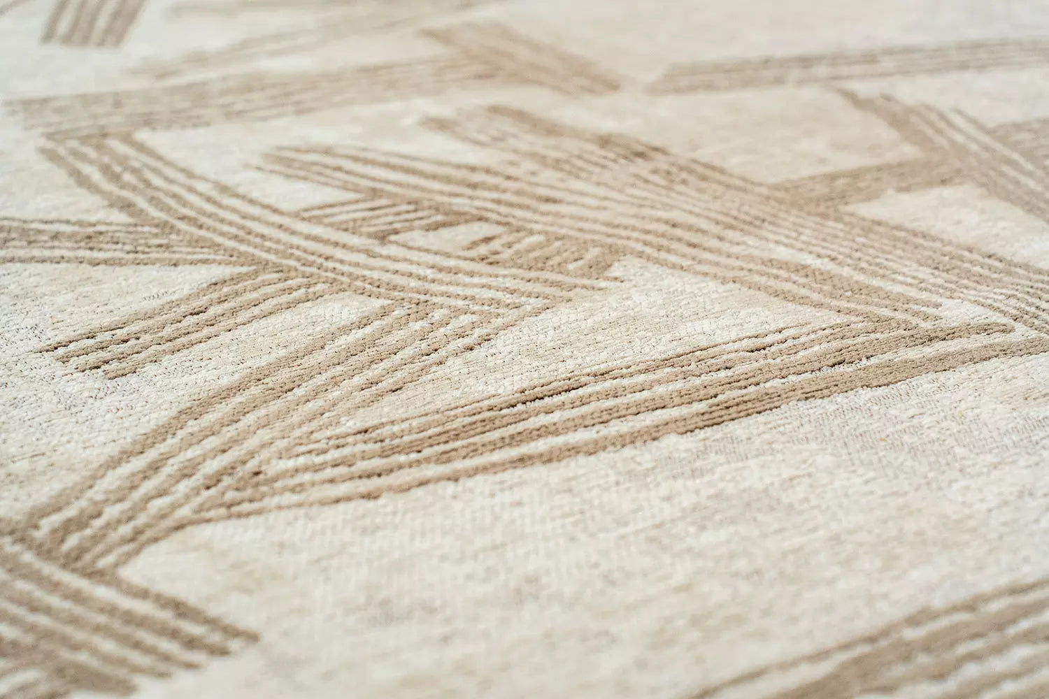 Ovaler Teppich KANJI beige mit cremefarbenem