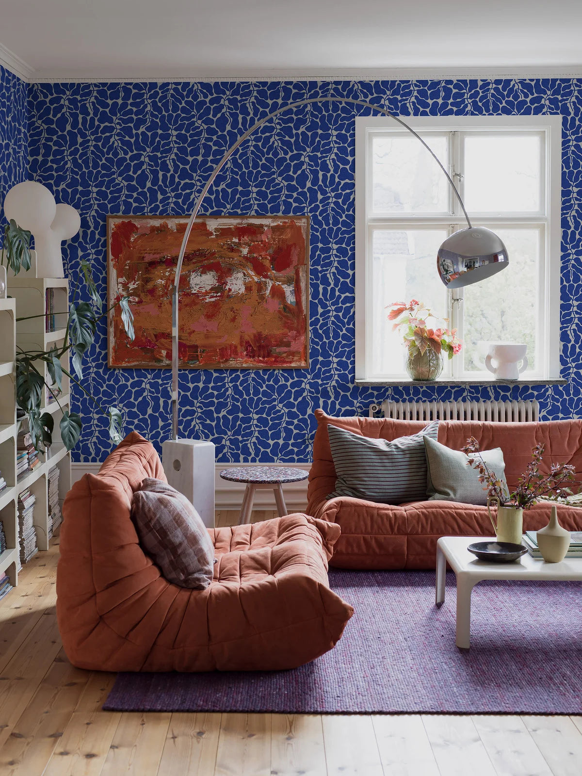 Vlies-Tapete mit pflanzlichem Muster MY SECRET GARDEN blau mit weiß