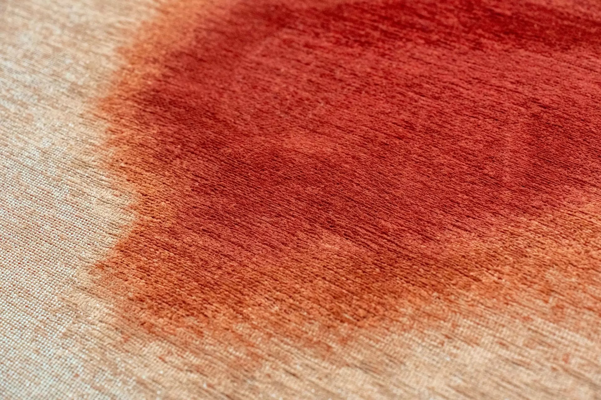 Ovaler Teppich AQUARELLE LEAF rot mit orangefarbenen Akzenten