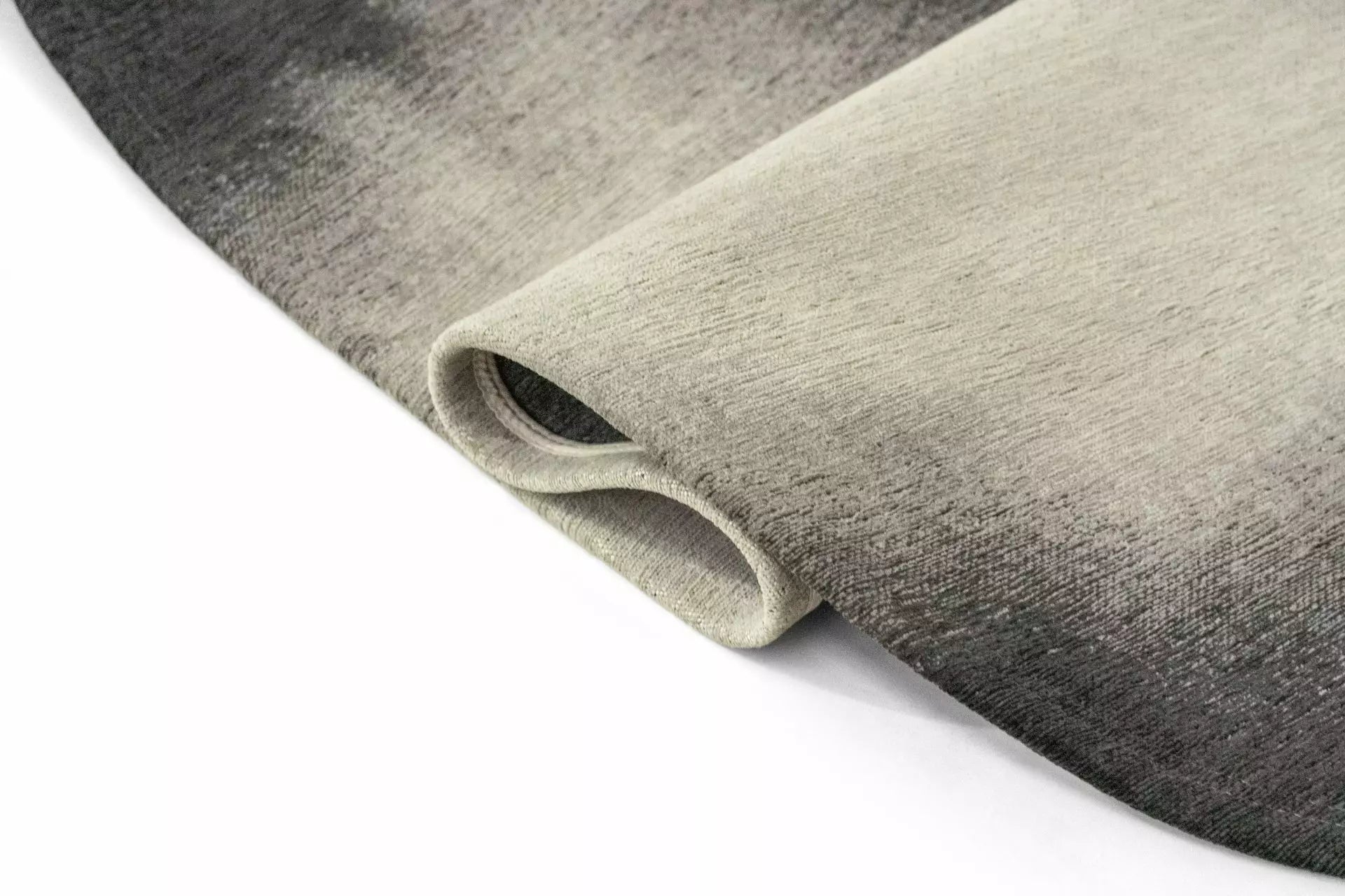 Ovaler Teppich AQUARELLE LEAF schwarz mit beige