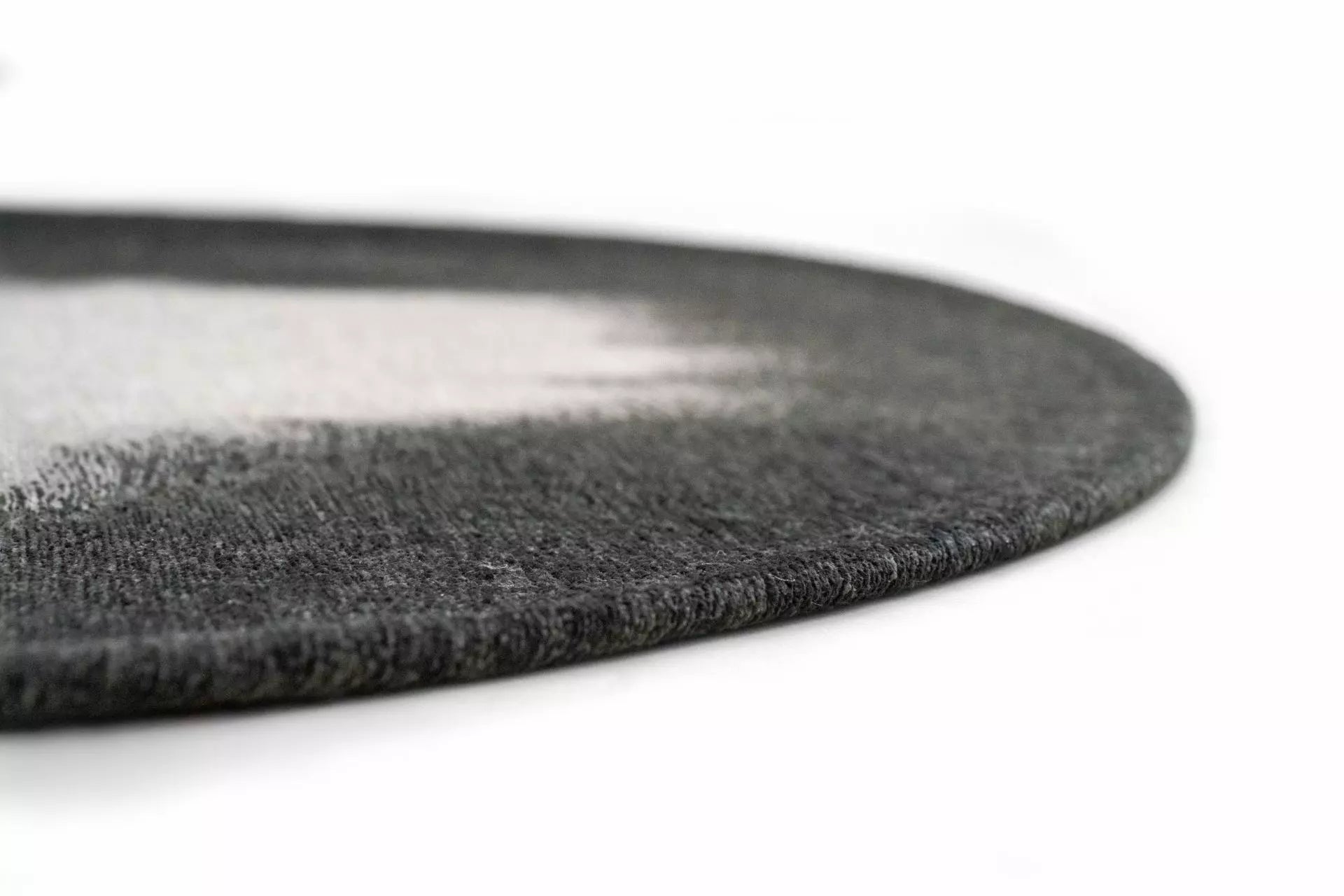 Ovaler Teppich AQUARELLE LEAF schwarz mit beige