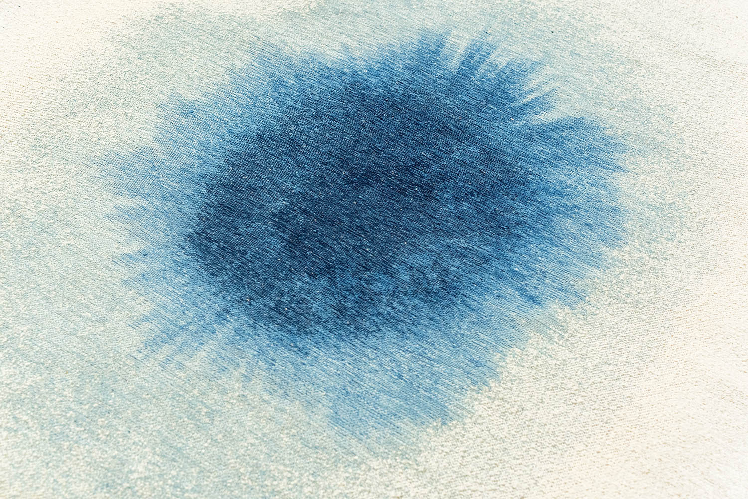 Runder Teppich DROP weiß mit Blau