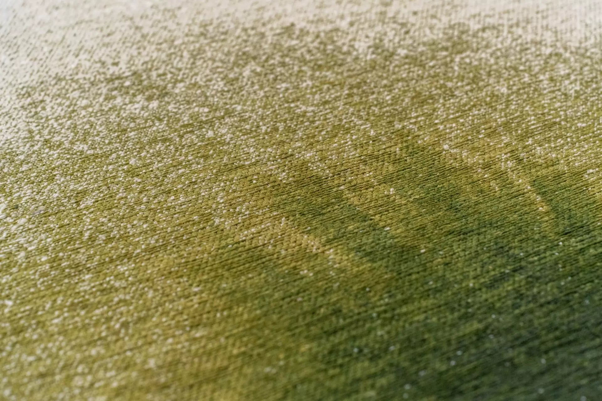 DROP rug white with green