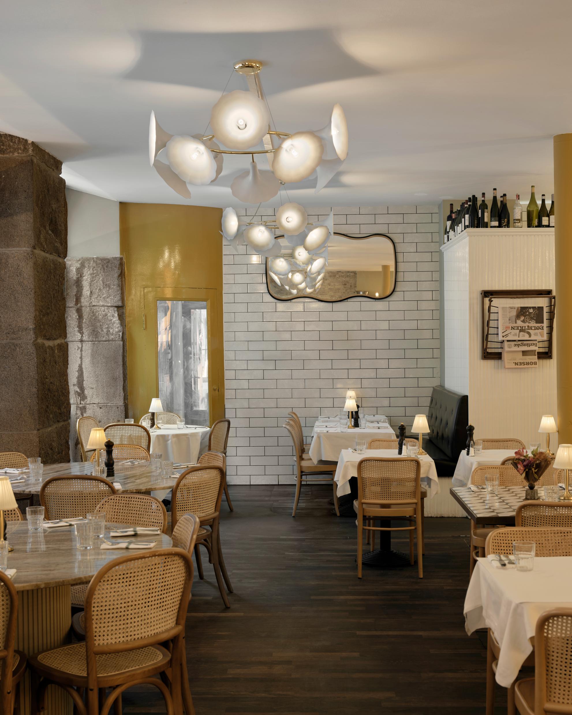 PETALII 10 Chandelier White Metal