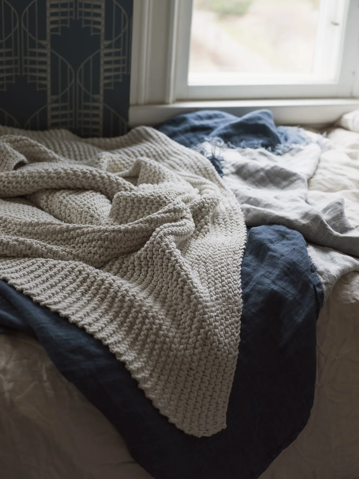 Tapete mit abstraktem Muster STAIRCASE dunkelgrün