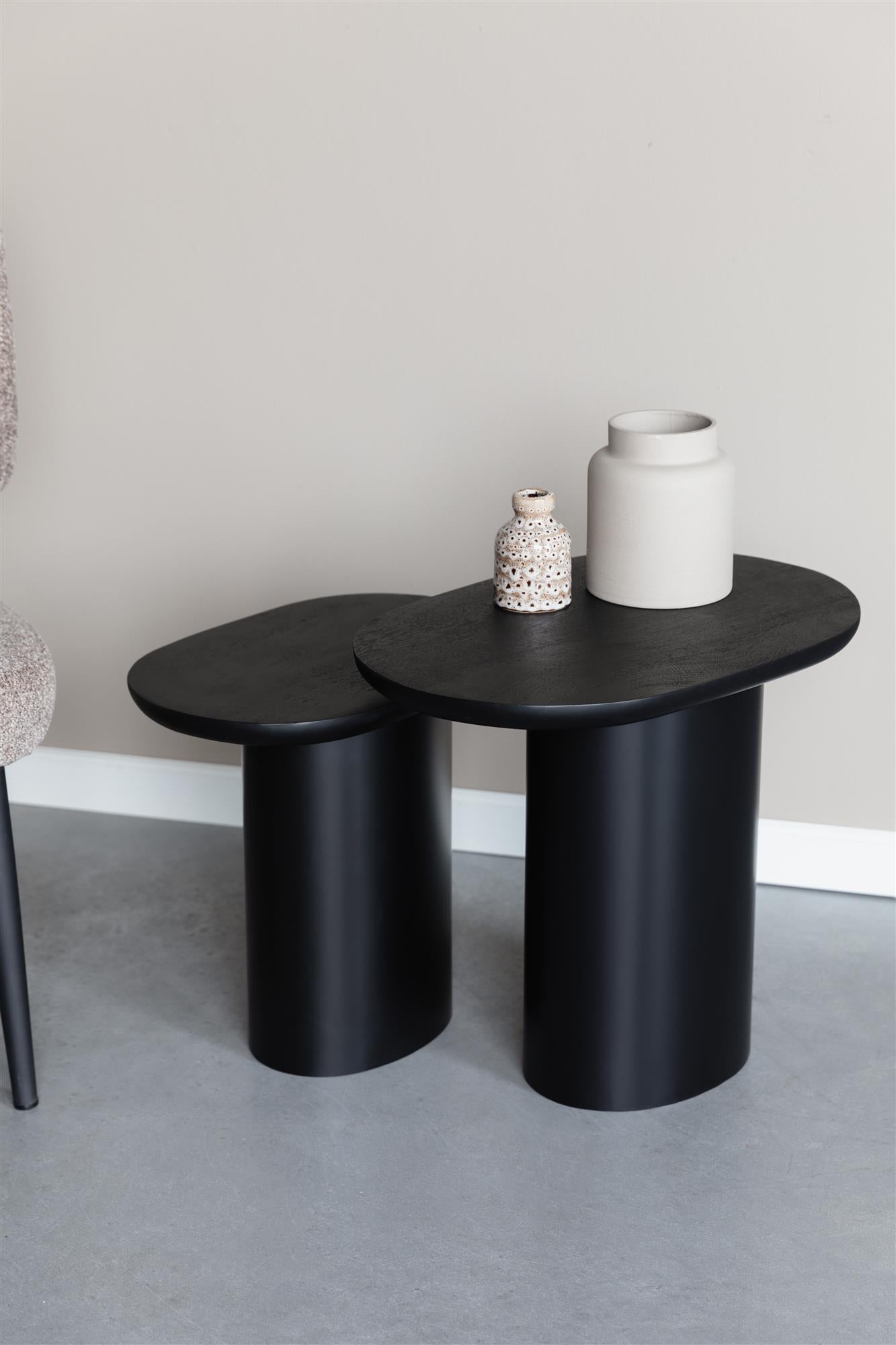 Set von Beistelltischen BELA schwarzes Mangoholz