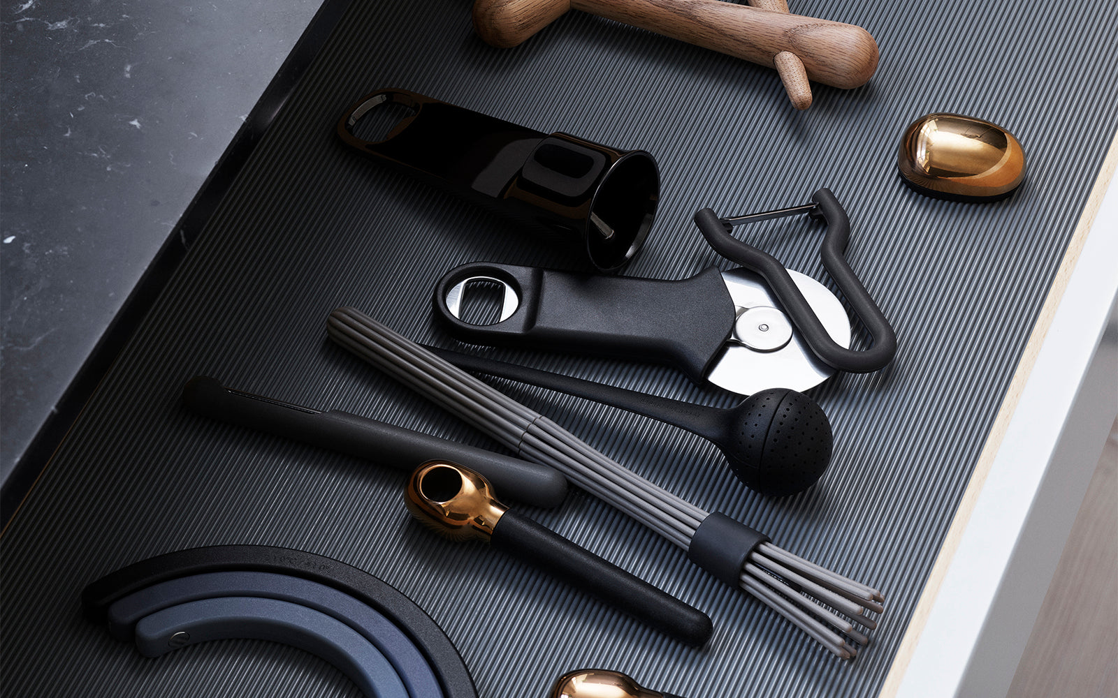BELL black bottle opener